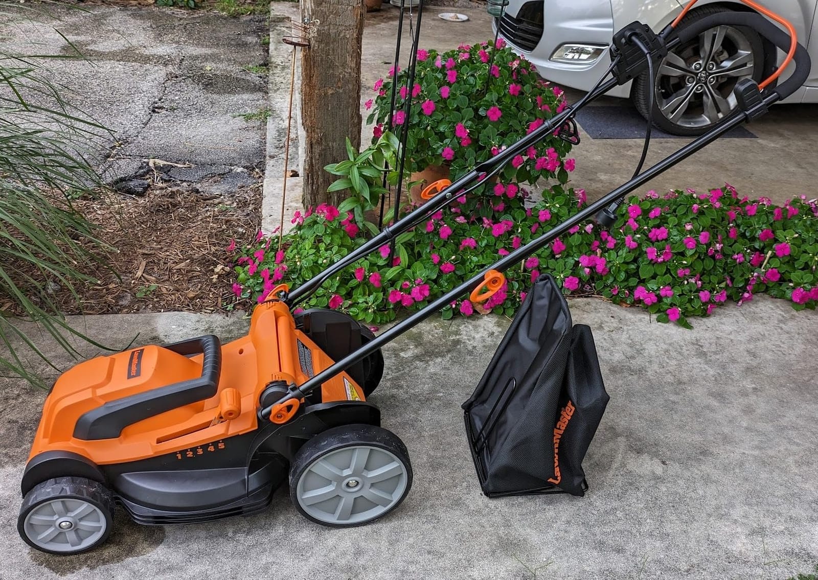 LawnMaster 48V MAX 15-inch Brushless Cordless Lawn Mower for Small Yards customer photo 2