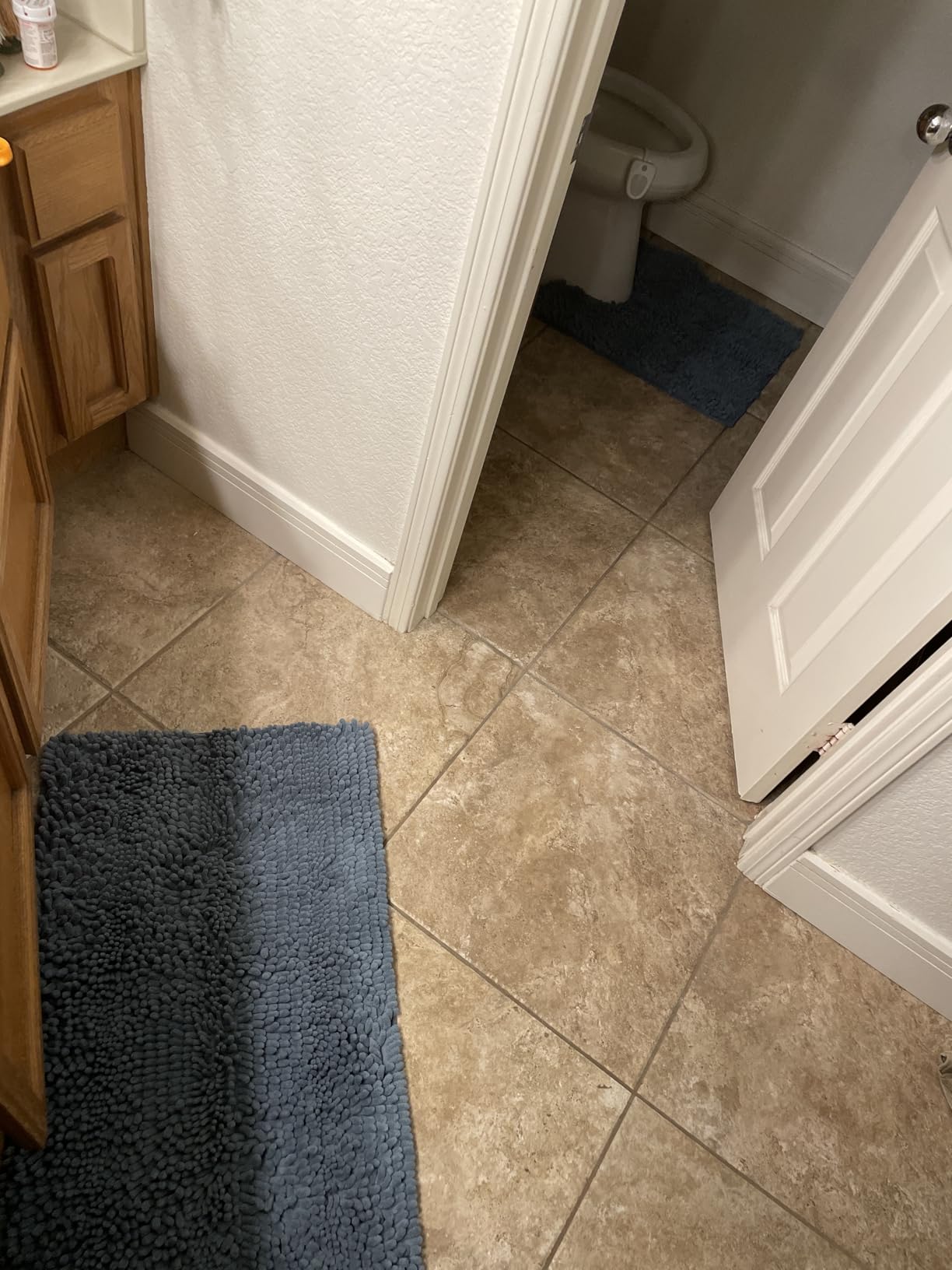 ACCUMTEK Striped Grey Bathroom Rug Mat 32