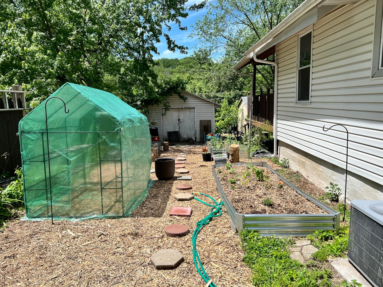 YITAHOME 16x6FT Polycarbonate Greenhouse for Outdoors, Large Heavy Duty Aluminum Greenhouses with Sliding Doors and Vent Window, Walk-in Greenhouse for Garden Backyard, Simple Setup, Silver customer photo 1