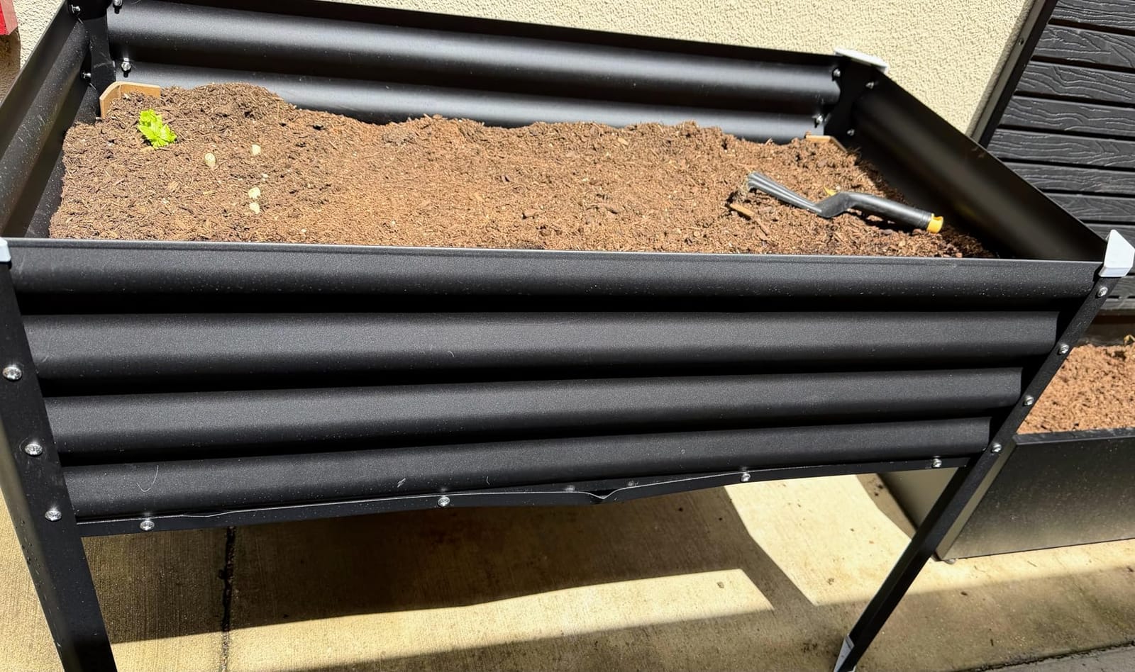 Galvanized Raised Garden Bed with Legs, 43x24x32in Large Metal Elevated Raised Planter Box with Drainage Holes for Backyard, Patio, Balcony, 400lb Capacity, Black customer photo 2
