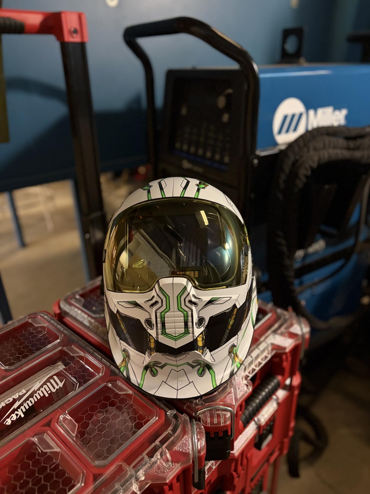 ESAB Sentinel A60 Auto-Darkening Welding Helmet- Ghost Graphic customer photo 2