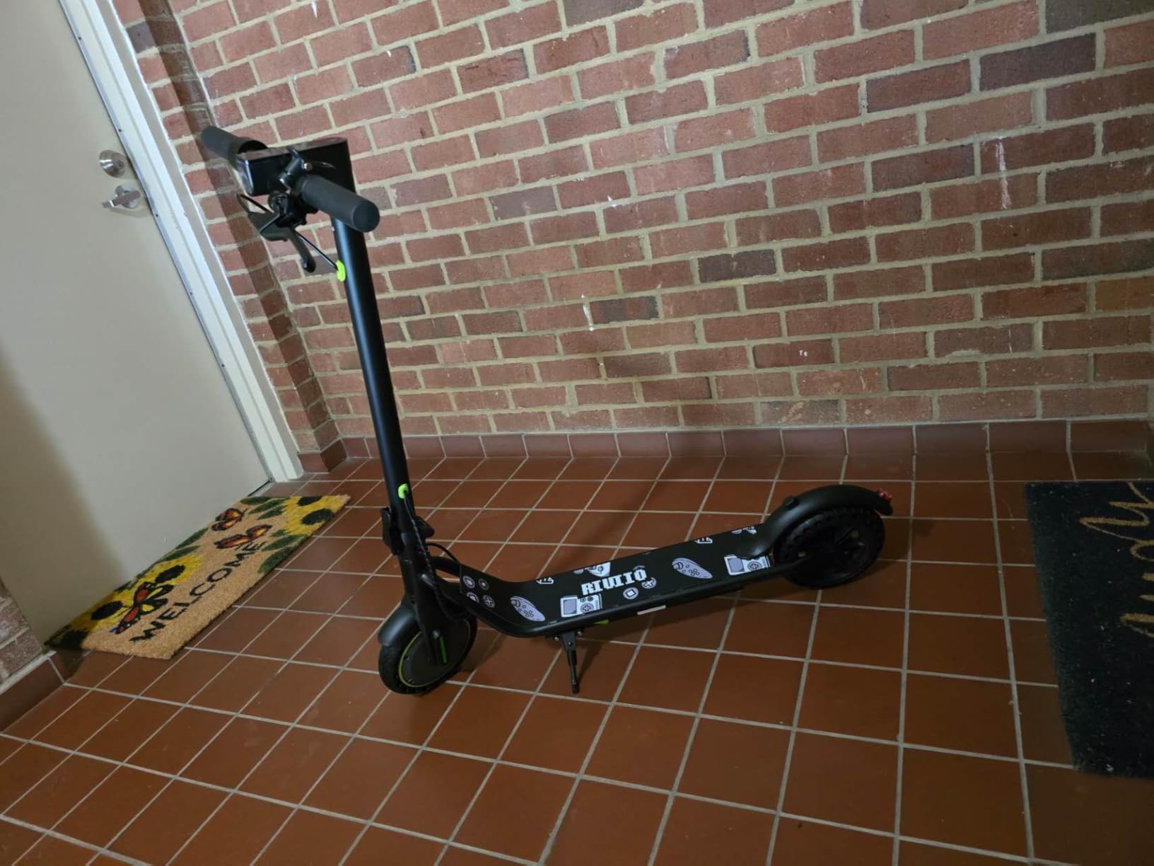 Electric Scooter for Adults, Teens & Big Kids, 350W-500W Motor, 10Mph-21 MPH & 10-28 Miles Max Range, 6.5 to 10 inch Tires, Portable Lightweight E-Scooter customer photo 1