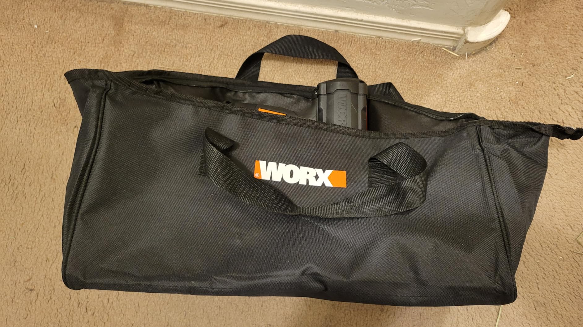 WORX Cordless Brad Nailer, 20V 18GA Brushless Nail Gun, WX838L.1 | Drives up to 2-1/8 in into Hardwood, Narrow Nose and 3 LEDs, 3000 Nails, 2.0Ah Battery and Charger Included, PowerShare customer photo 1