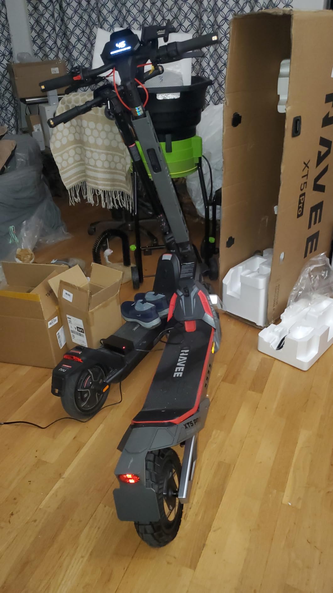 NAVEE UT5 Ultra X/UT5 Max/XT5 Pro/NT5 Max Electric Scooter, 25-43.5 mph, 51.6-74.6 Miles Range, 1638-2400W Peak Motor & Dual Suspension & Disc Brake, 10-12