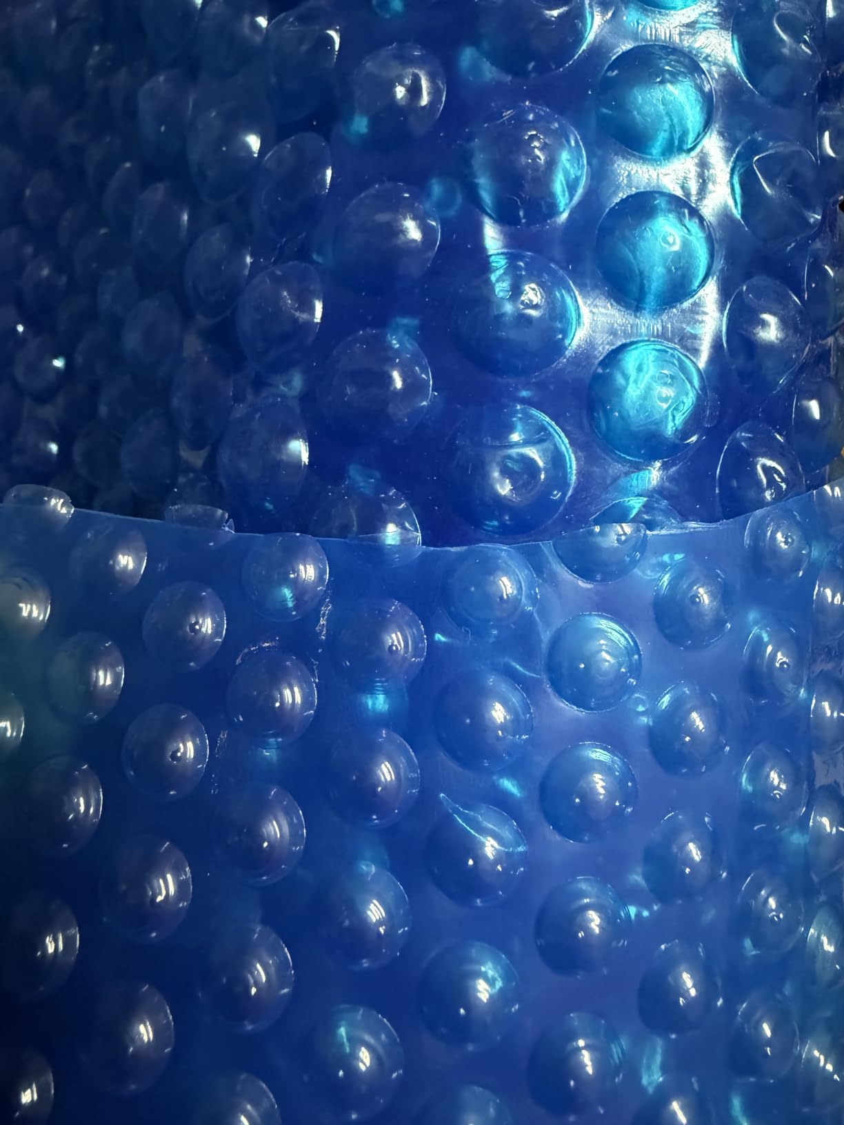 VEVOR Solar Pool Cover, 15 ft Round Pool Bubble Cover, 12 Mil Pools Solar Blanket with Bubble & PE Material, Daytime Heat Absorption, Nighttime Heat Retention, Heat Retaining Solars Covers, Blue customer photo 2