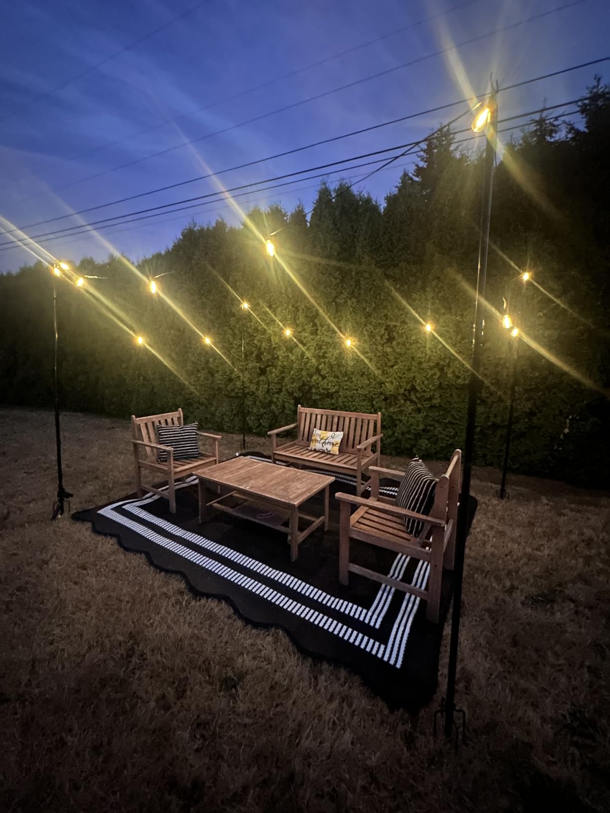 Garvee Waterproof Outdoor Rug 8x10, Scalloped Geometric Foldable Plastic Straw Patio Camping Rug, Outdoor RV Carpet for Deck Camper Porch Balcony Backyard Picnic Beach Black and White customer photo 1