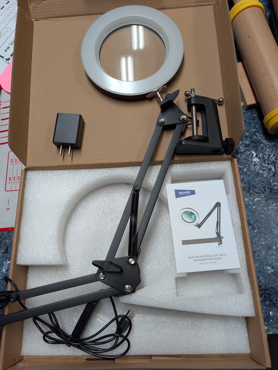 NEEWER Entry Level Version 10X Magnifying Glass with Light & Clamp Stand, 6.3