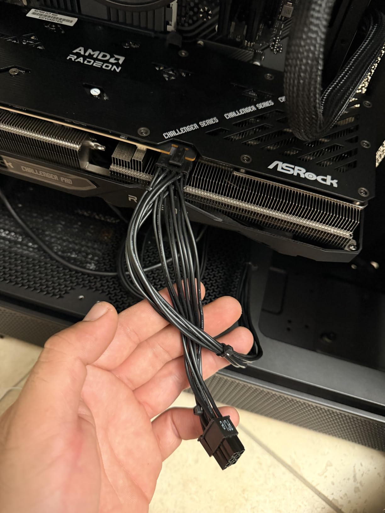 ASRock Radeon RX 7600 Challenger Pro 8GB OC, AMD RDNA 3, 8GB GDDR6, PCIe 4.0, Triple Fans, 0dB Silent, 2695MHz Boost customer photo 2