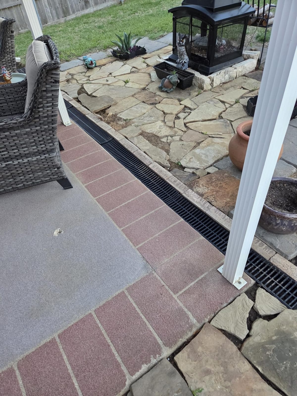 VEVOR Trench Drain System 6 Pack, Channel Drain with Plastic Grate 5.8 x 3.1 in HDPE Drainage Trench, Black Plastic Garage Floor Waterway 6 x 39 in with 6 End Caps for Garden Driveway customer photo 2