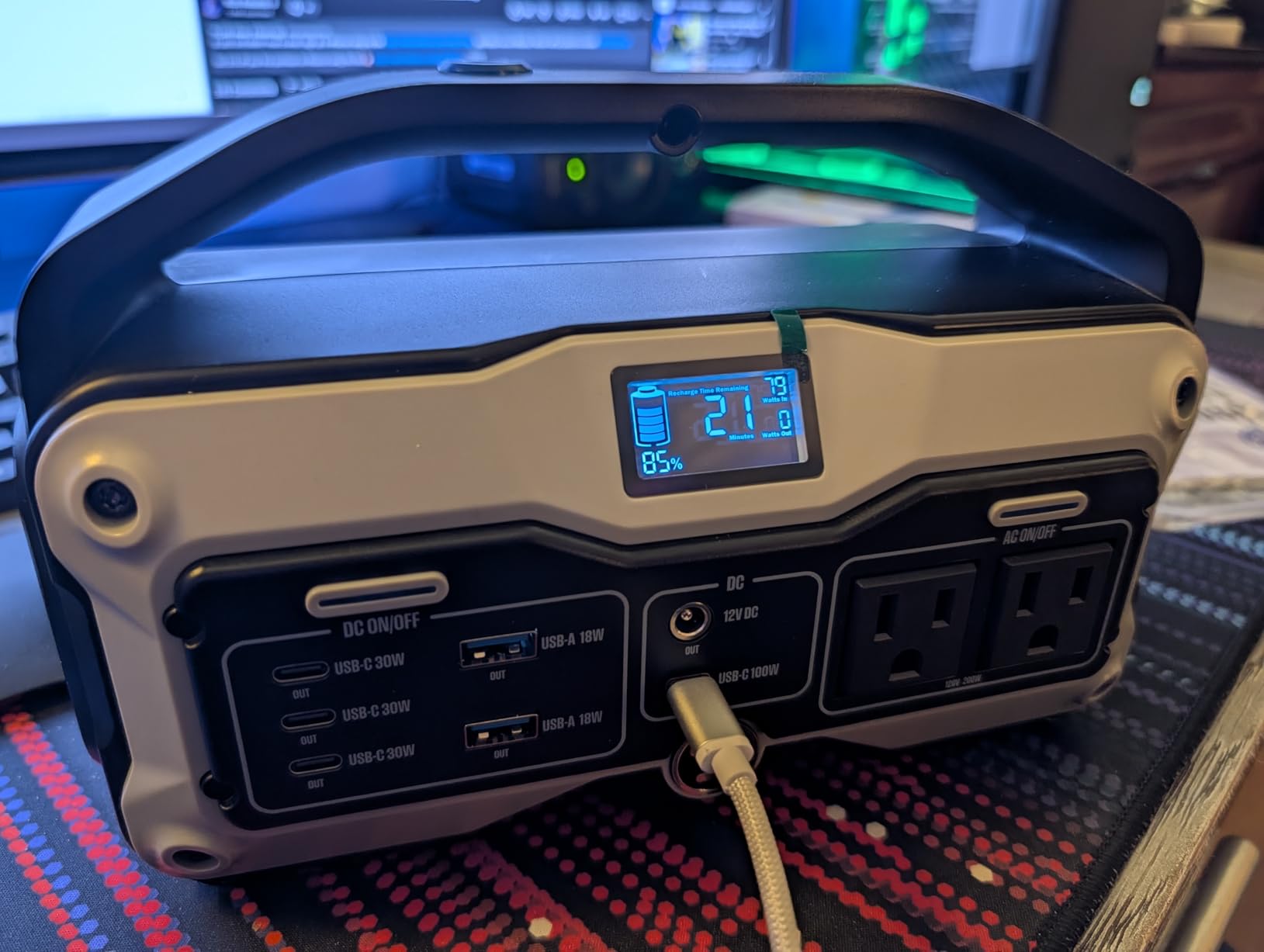 Westinghouse iGen400s 400 Watt, 183Wh Portable Power Station and Solar Generator with LED Display and DC Outlet for Camping, Home, Travel, Indoor/Outdoor Use (Solar Panel Not Included) customer photo 1