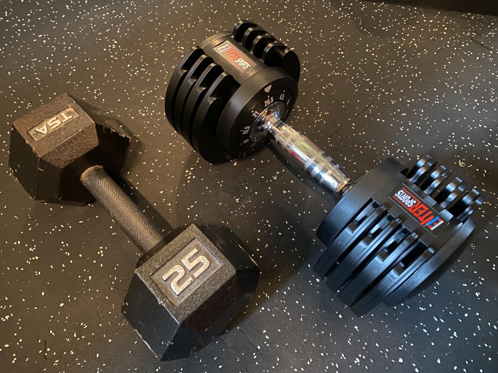 EnterSports 22/44/60/88 LBS Adjustable Dumbbell Quick Adjustment Space-saving Convertible Dumbbell with Non-Slip Handle, Changeable weights Suitable for Women Men Home Office Gym Body Strength Training customer photo 1