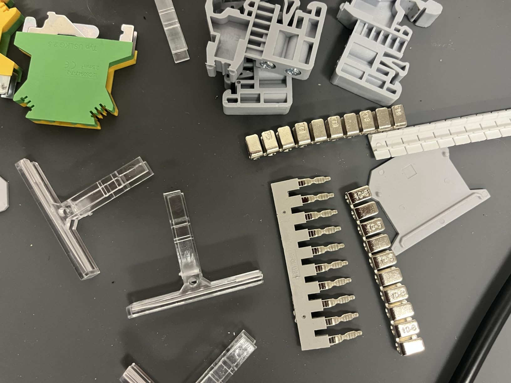 30Pcs Terminal Blocks Kit, 32A 690V Screw Terminal Block 22-14 AWG | DIN Rail Mount Universal, Electrical Wire Connectors, Aluminum Rail, End Covers & Jumpers for Control Panel, 6 Colors customer photo 1