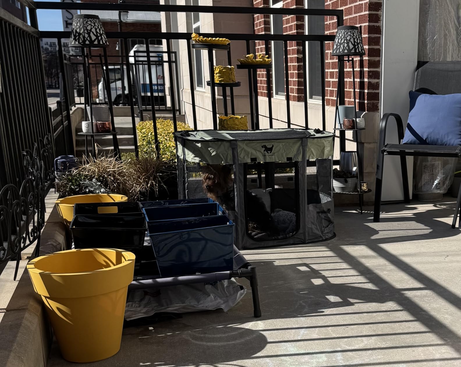 Candieslife Solar Outdoor Floor Lamp for Patio, Cordless Arc Standing Lamp with Heavy Base & Weatherproof Shade, Waterproof Solar Powered Light for Deck, Porch, Garden, Balcony Decor customer photo 1