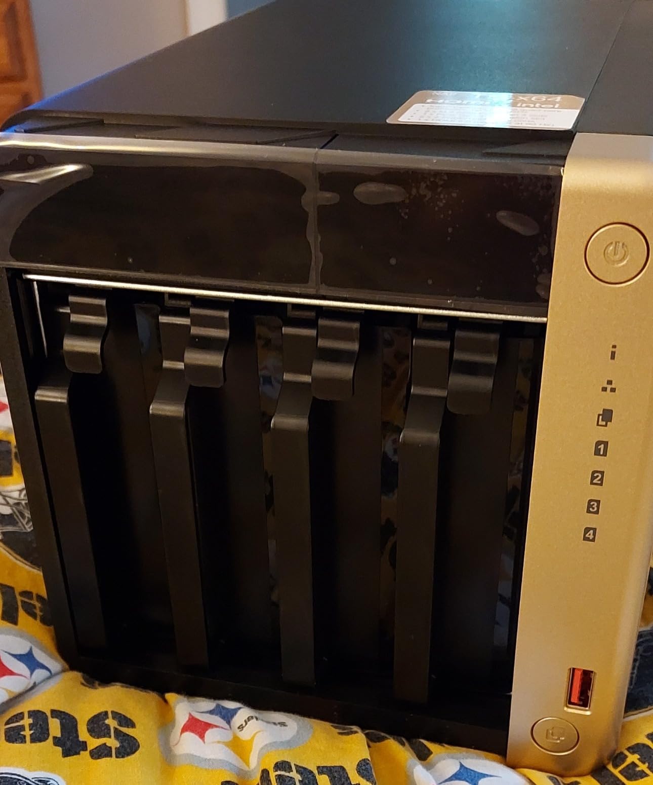QNAP TS-264-8G-US 2 Bay Desktop NAS customer photo 2