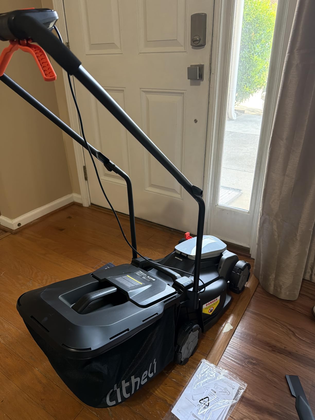 Litheli Cordless Lawn Mower 14 Inch, 5 Height Positions, 9-Gallon Bag with 5.0Ah Battery Powered for Small Lawn Yards customer photo 2