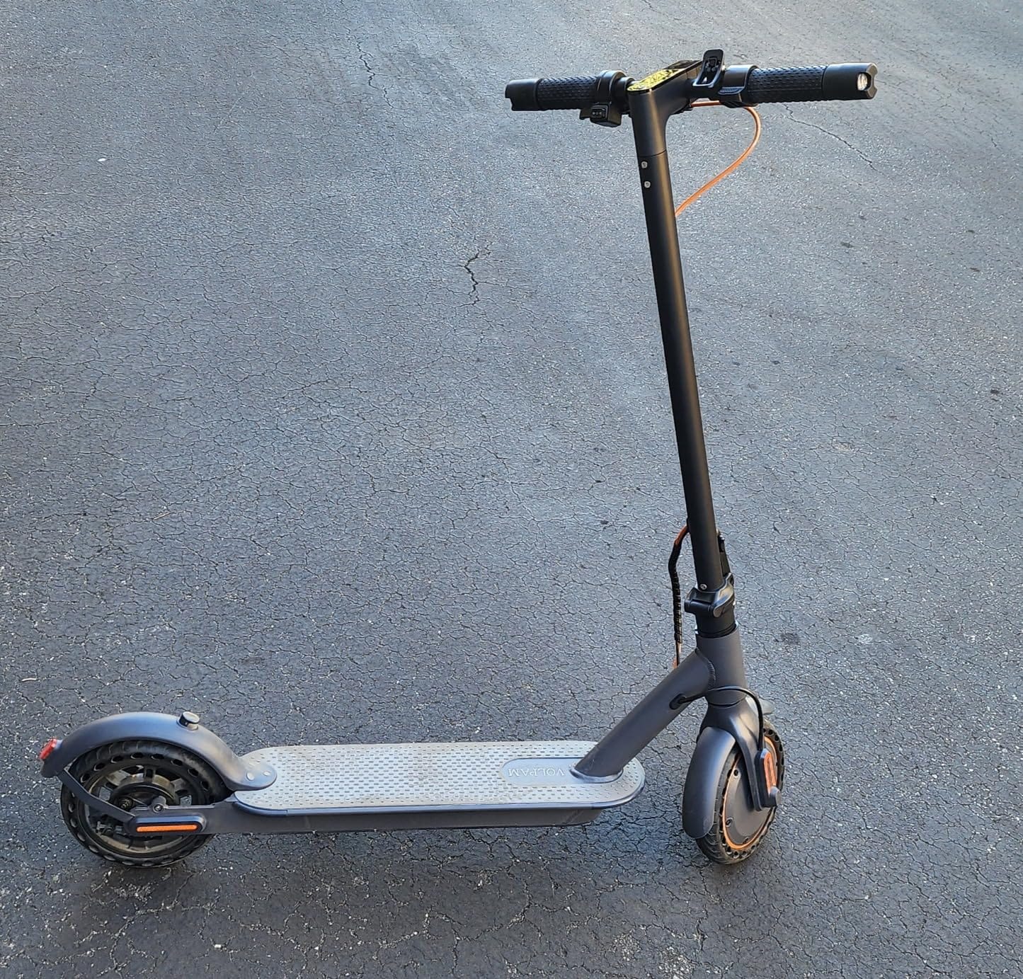 VOLPAM Electric Scooter, 350W/500W Motor, 21/28/40 Miles Long Range customer photo 1