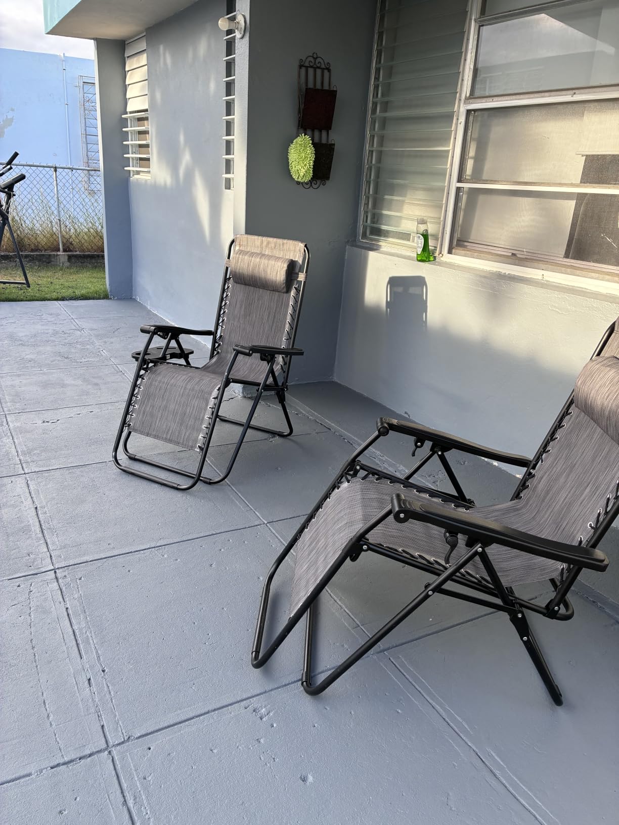 Sweetcrispy Zero Gravity Chairs Set of 2, Outdoor Folding Reclining Lounge Chair with Cup Holder Tray & Adjustable Pillow, Portable Camping Beach Patio Poolside Lawn Yard Chair, Classic Blue customer photo 1