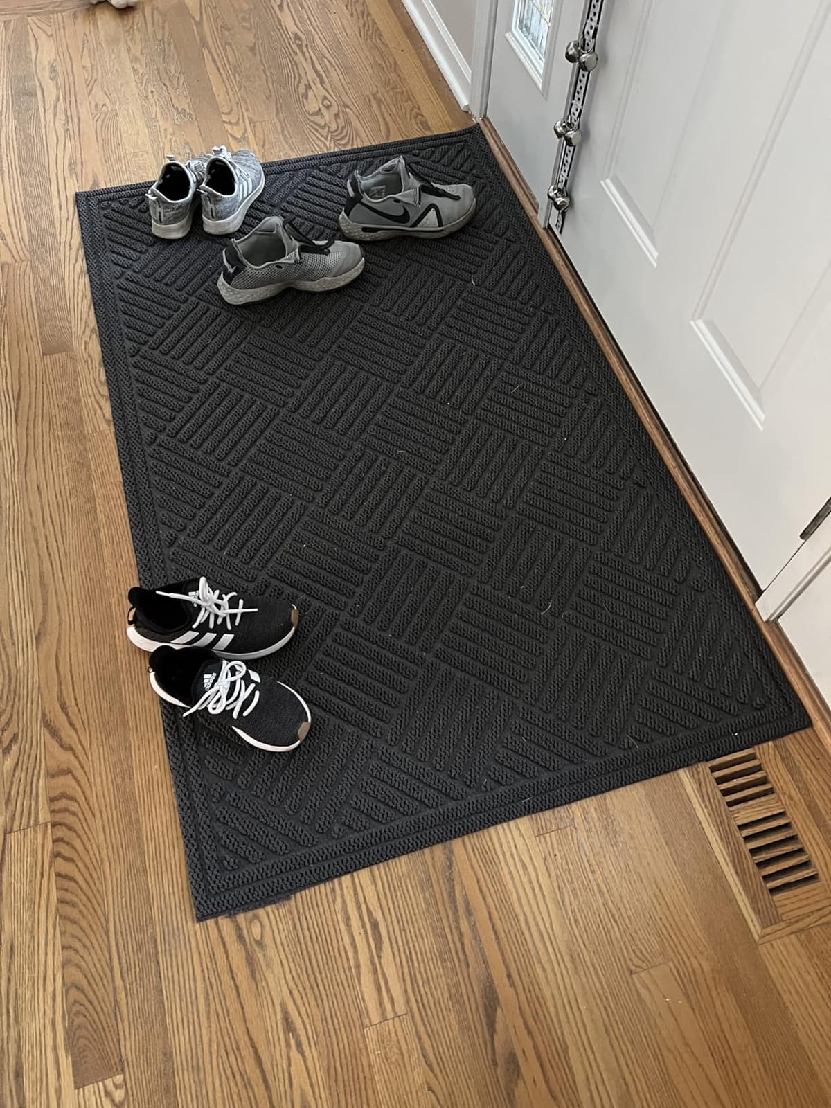 Mibao Meshy Mat Door Mat Heavy-Duty Quick-Dry Floor Mat, Sand & Dirt Trapper for Indoor & Outdoor, Ideal for Entrance, Mudrooms, Patios & Garages, Low-Profile, Non-Slip, Washable, Black, 30