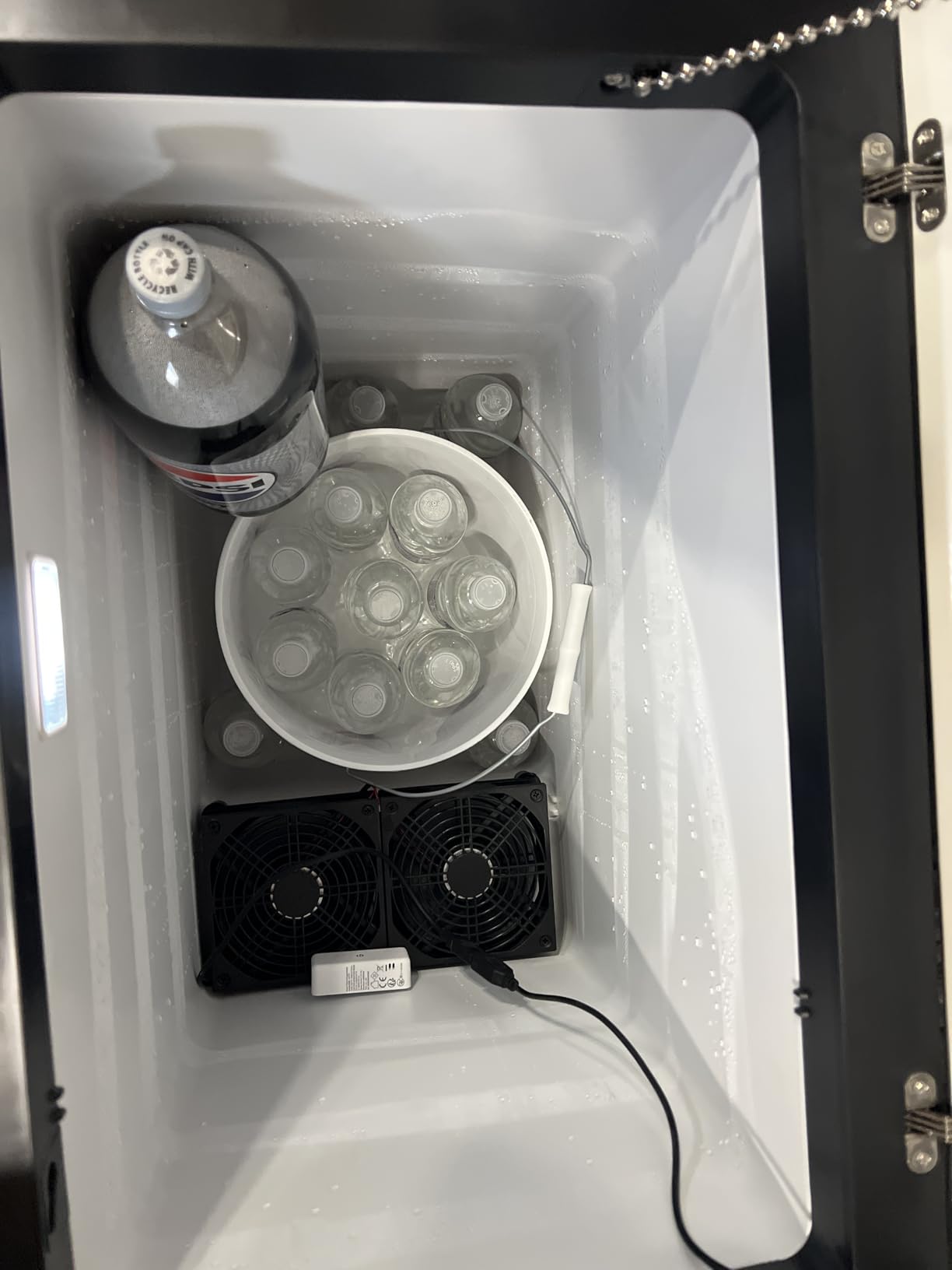 VEVOR 12 Volt Refrigerator, 42.3 QT/ 40L Car Fridge, Portable Ultra-Light EPP Freezer, APP Control Electric Compressor, 12V/24V DC, 14℉ to 50℉, for Truck Van RV SUV Boat Travel Camping ASIN B0GZB65DNP customer photo 2