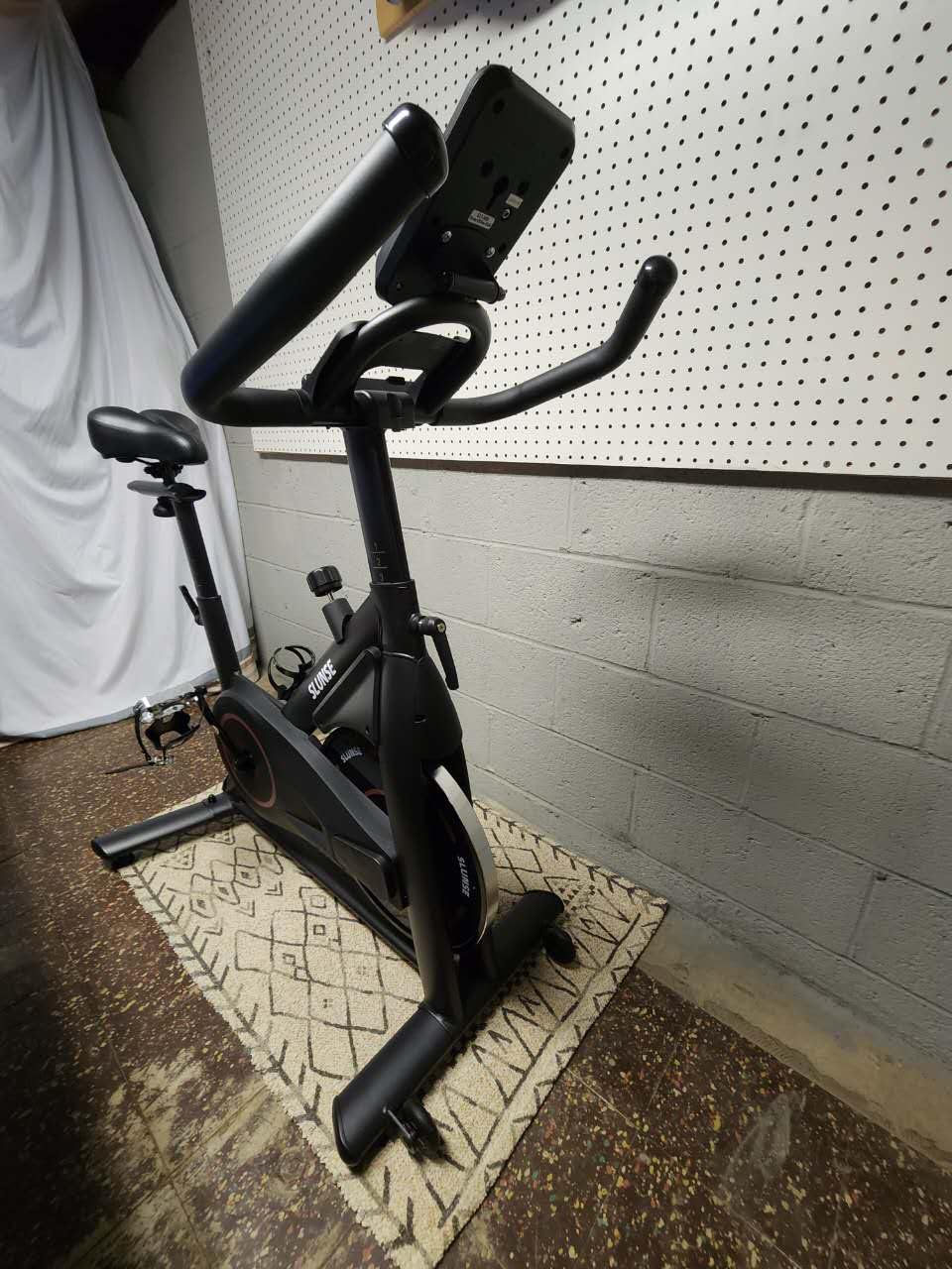 Exercise Bike, Adjustable Magnetic Resistance Stationary Bikes for Home with App Compatible, Silent Indoor Cycling Bike with 350lbs Weight Capacity Comfortable Seat, Digital Monitor & Phone Mount customer photo 2
