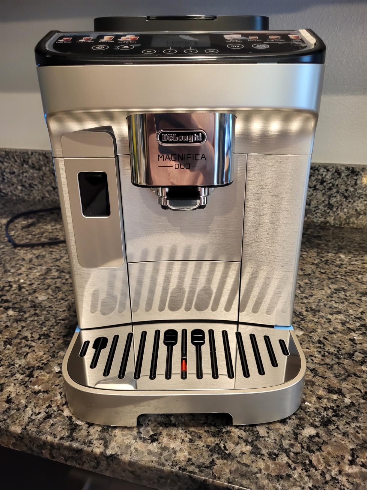 De'Longhi Magnifica Duo Automatic Espresso Machine, Milk Frother, Silver | #1 Worldwide Espresso Machine Maker, 20 One-Touch Recipes, Hot & Cold Milk Frother, Built-In Grinder, Touchscreen Display customer photo 1