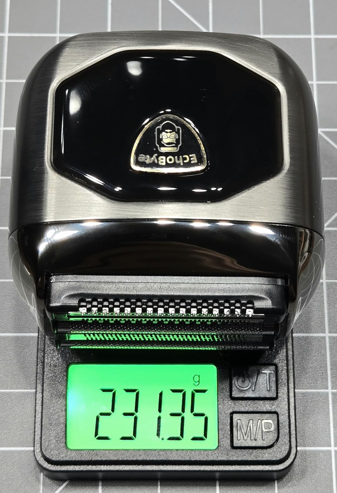 Electric Foil Shaver for Men: Full-Metal Body & 4 Floating Blades, IPX7 wet/dry, USB-C fast charge, 120-min runtime customer photo 2