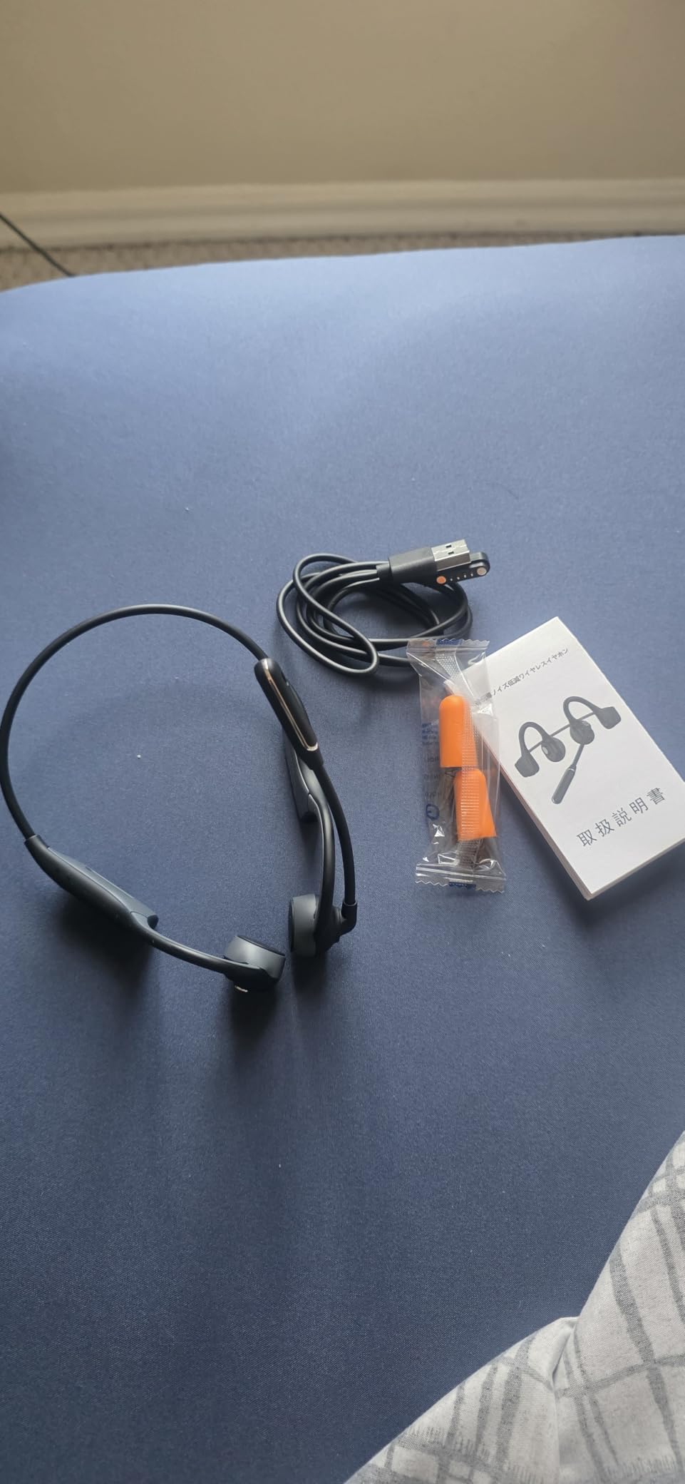 IP68 Waterproof Swimming Headphones, Bone Conduction Bluetooth 6.0 Headphones, Built-in 32GB MP3 Player, Soft Lightweight Open-Ear Design for Swimming Marathons Showers Cycling(Obsidian customer photo 2