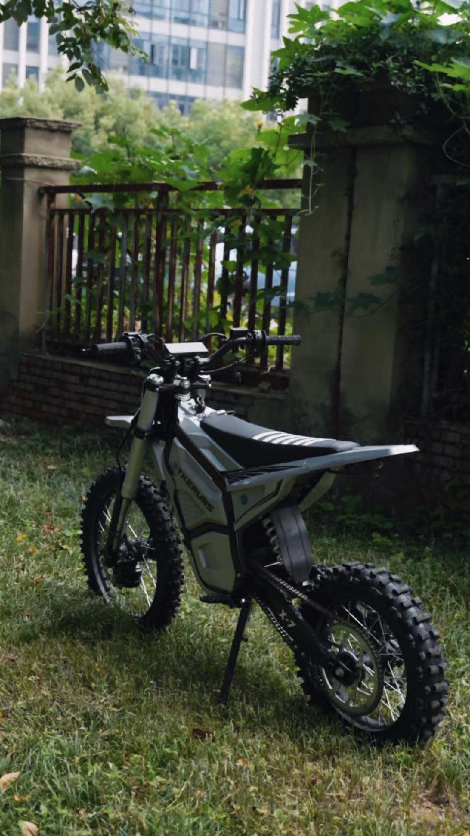 X7 Electric Dirt Bike, 5500W Peak Mid-Drive Motor, 60V 27Ah Battery, Up to 57 MPH Electric Motorcycle, 17