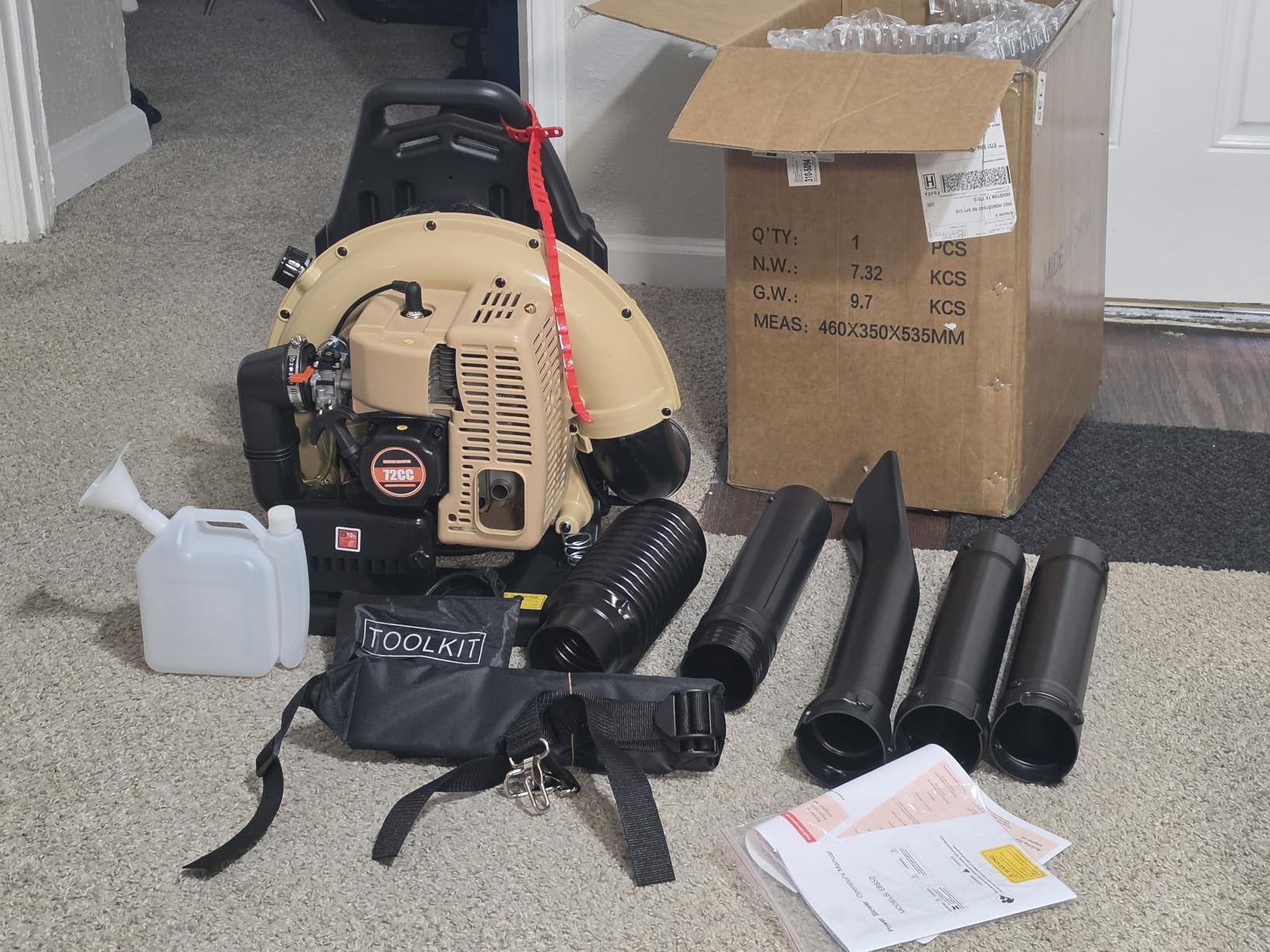 72CC Gas Leaf Blower, 760 CFM 235 MPH 2-Stroke Backpack Blower with Variable Speed, Cruise Control, Low Noise and Anti-Vibration Harness for Commercial Lawn Care, Yard Debris & Leaves, Red customer photo 2