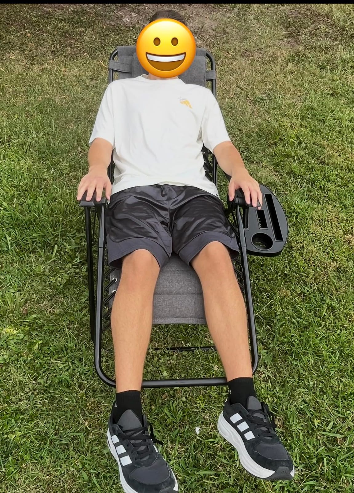 Best Choice Products Padded Zero Gravity Chair with Side Tray, Adjustable Headrest, Folding Outdoor Recliner, Weather-Resistant Oxford Fabric, Supports 350 lbs - Sage Green customer photo 2