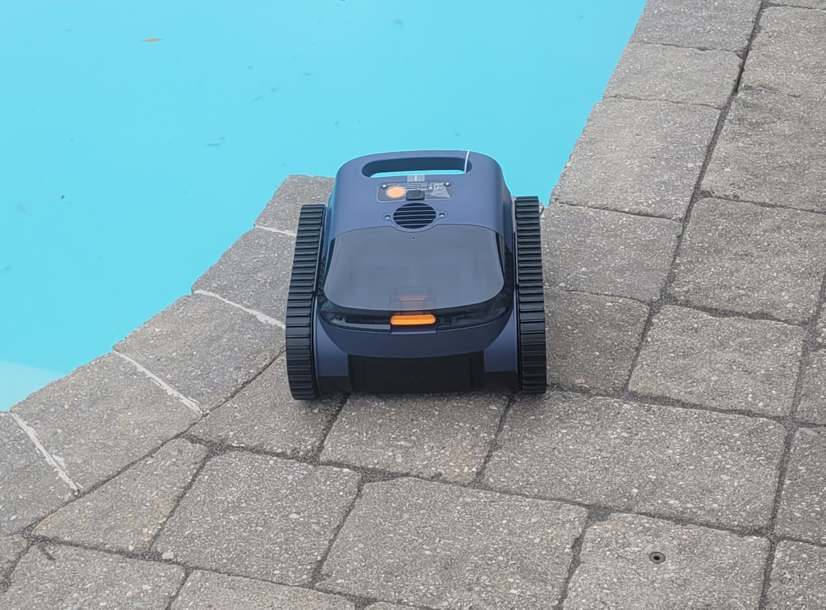 SAT20 Cordless Robotic Pool Cleaner 180 Mins Runtime Auto Vacuum Up to 2000 Sq.ft for Above Ground Pools IPX8 Waterproof LED Indicator Cleans Floor & Wall Not for Sharp Steps or Raised Drains customer photo 1