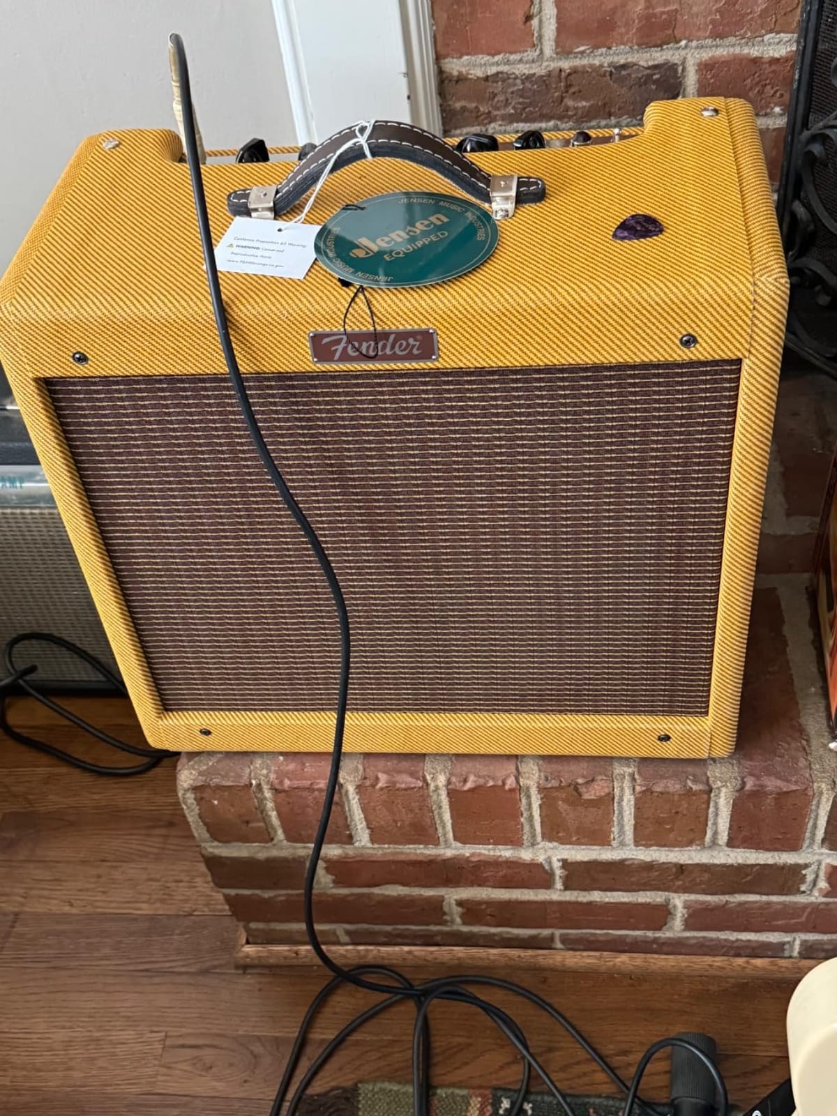 Fender Blues Junior Guitar Amplifier, Lacquered Tweed, with 2-Year Warranty customer photo 2