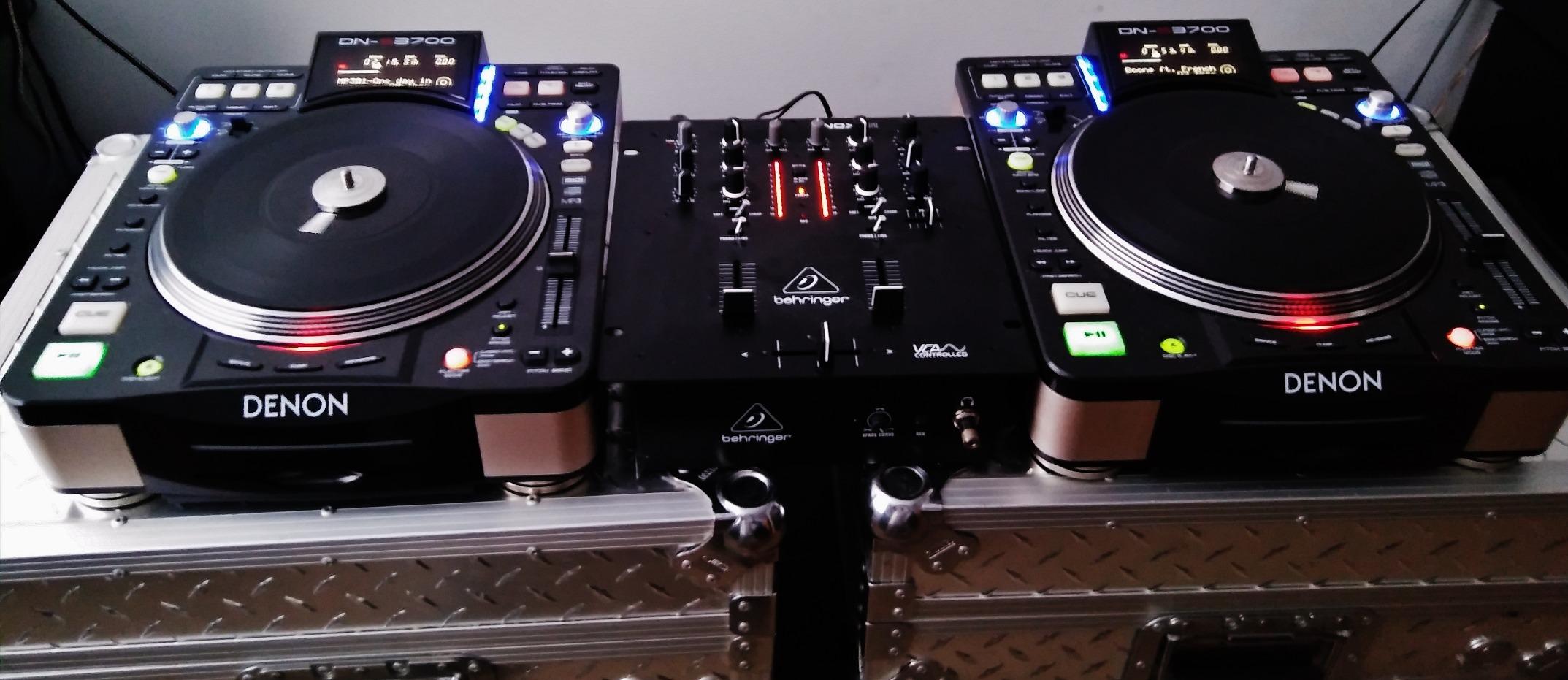 Behringer PRO MIXER NOX101 Premium 2 Channel DJ Mixer with Full VCA-Control and Ultraglide Crossfader customer photo 1
