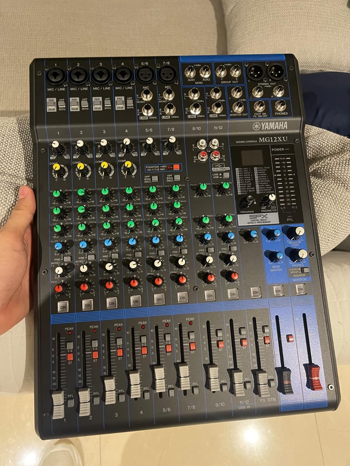 Yamaha Mg12Xu 12-Input 4-Bus Mixer With Effects customer photo 2