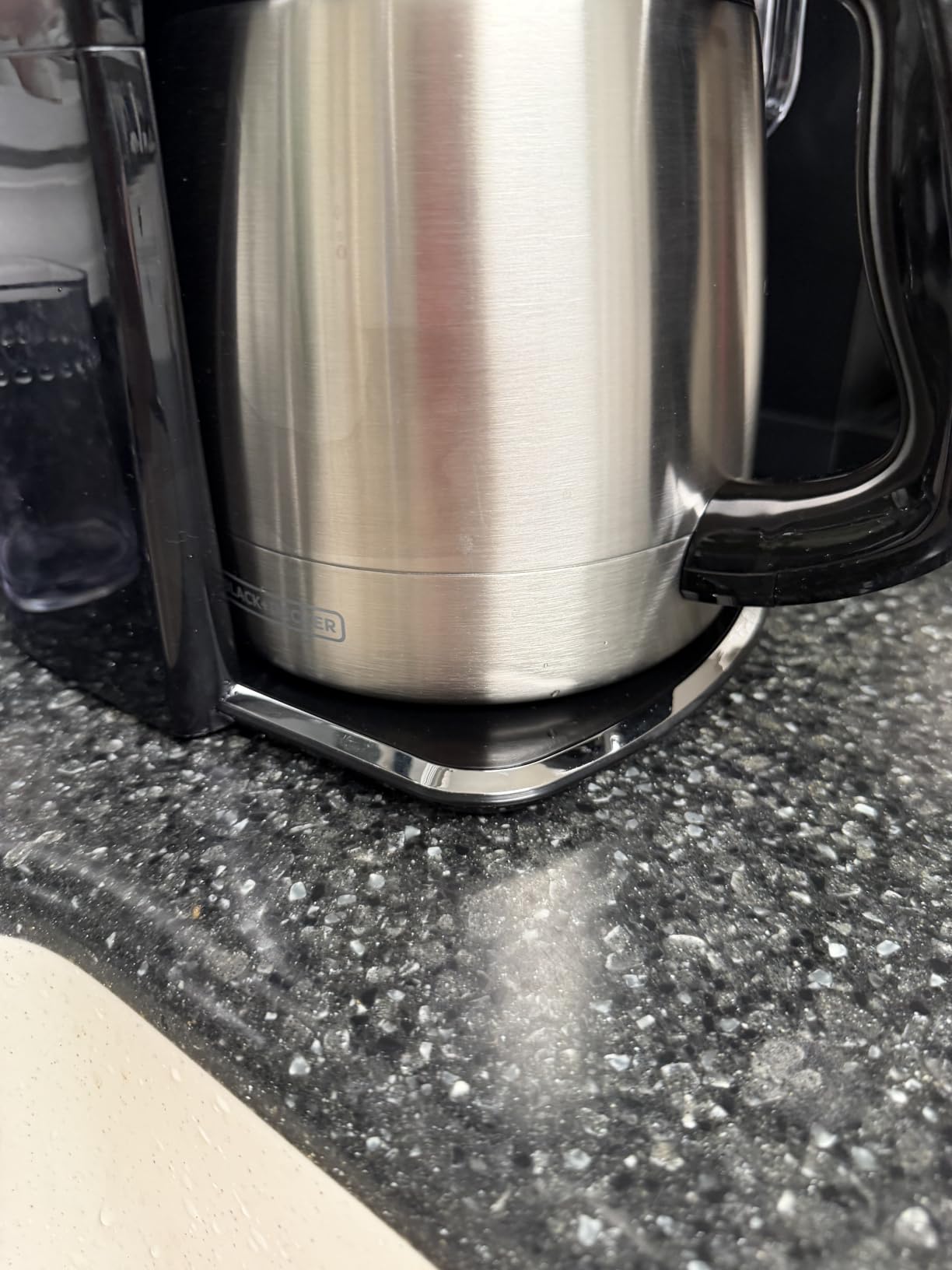 BLACK+DECKER 12-Cup Thermal Coffeemaker, Black/Silver, CM2035B customer photo 1