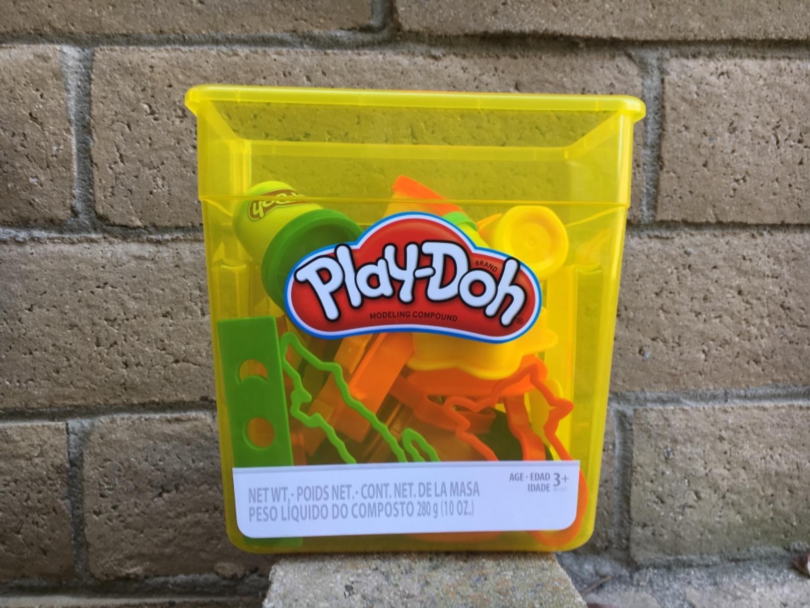 Play-Doh Fun Tub Set, 19 Accessories & Reusable Storage Container, Preschool Toys, Kids Arts & Crafts, Back to School Gifts, Ages 3+ (Amazon Exclusive) customer photo 2