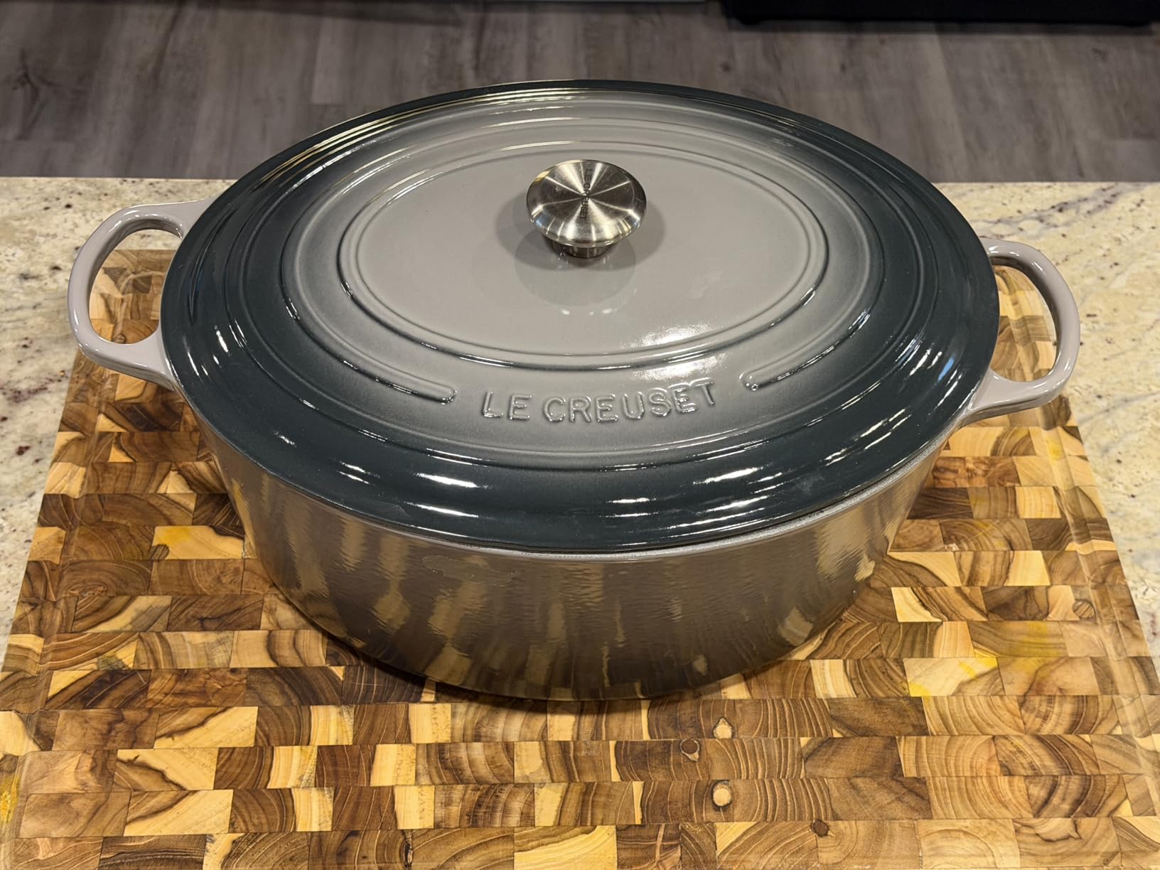 Le Creuset Enameled Cast Iron Signature Oval Dutch Oven, 9.5 qt., Cerise customer photo 2