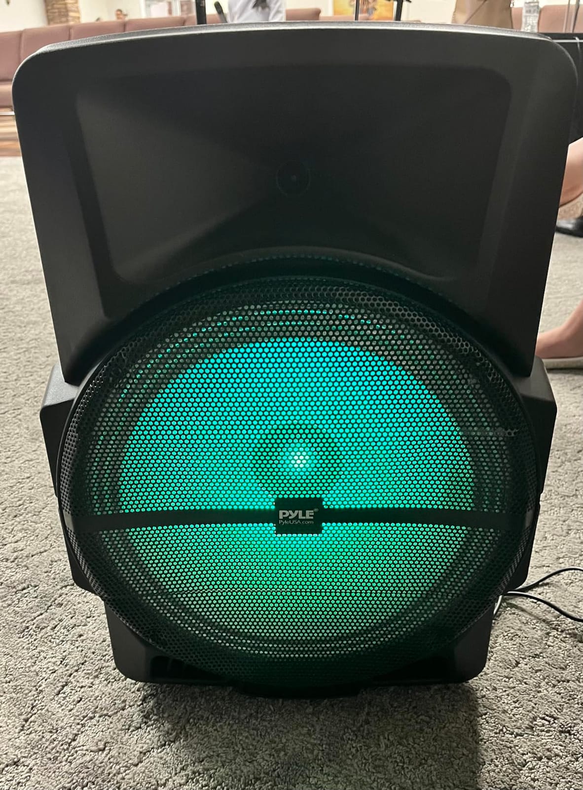 Pyle Wireless Portable PA Speaker System -1200W High Powered Bluetooth Compatible Indoor&Outdoor DJ Sound Stereo Loudspeaker wITH USB MP3 AUX 3.5mm Input, Flashing Party Light & FM Radio -PPHP1544B customer photo 1
