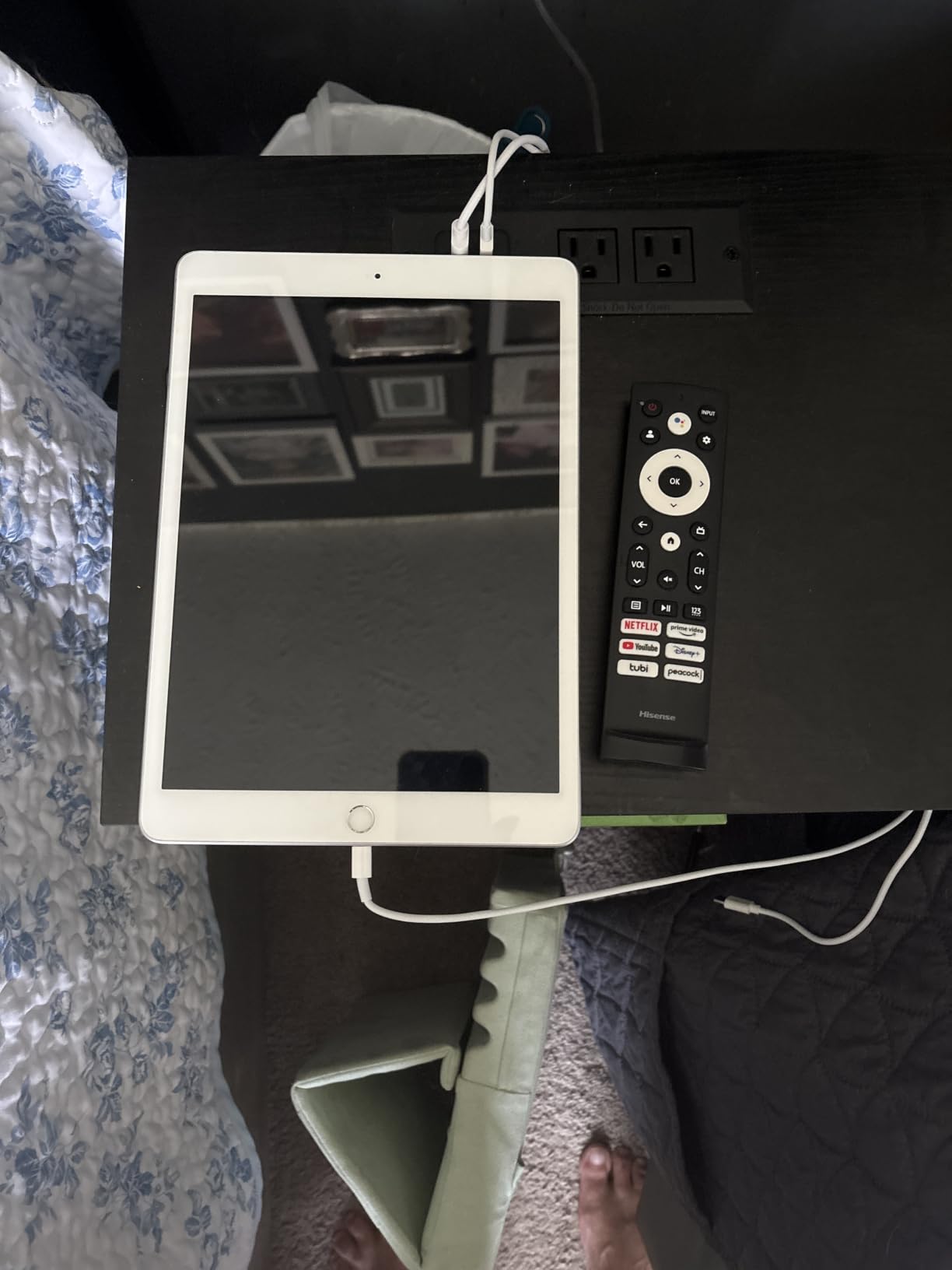Apple 2019 iPad 7th Gen (10.2-inch, Wi-Fi, 32GB) Silver (Renewed) customer photo 2