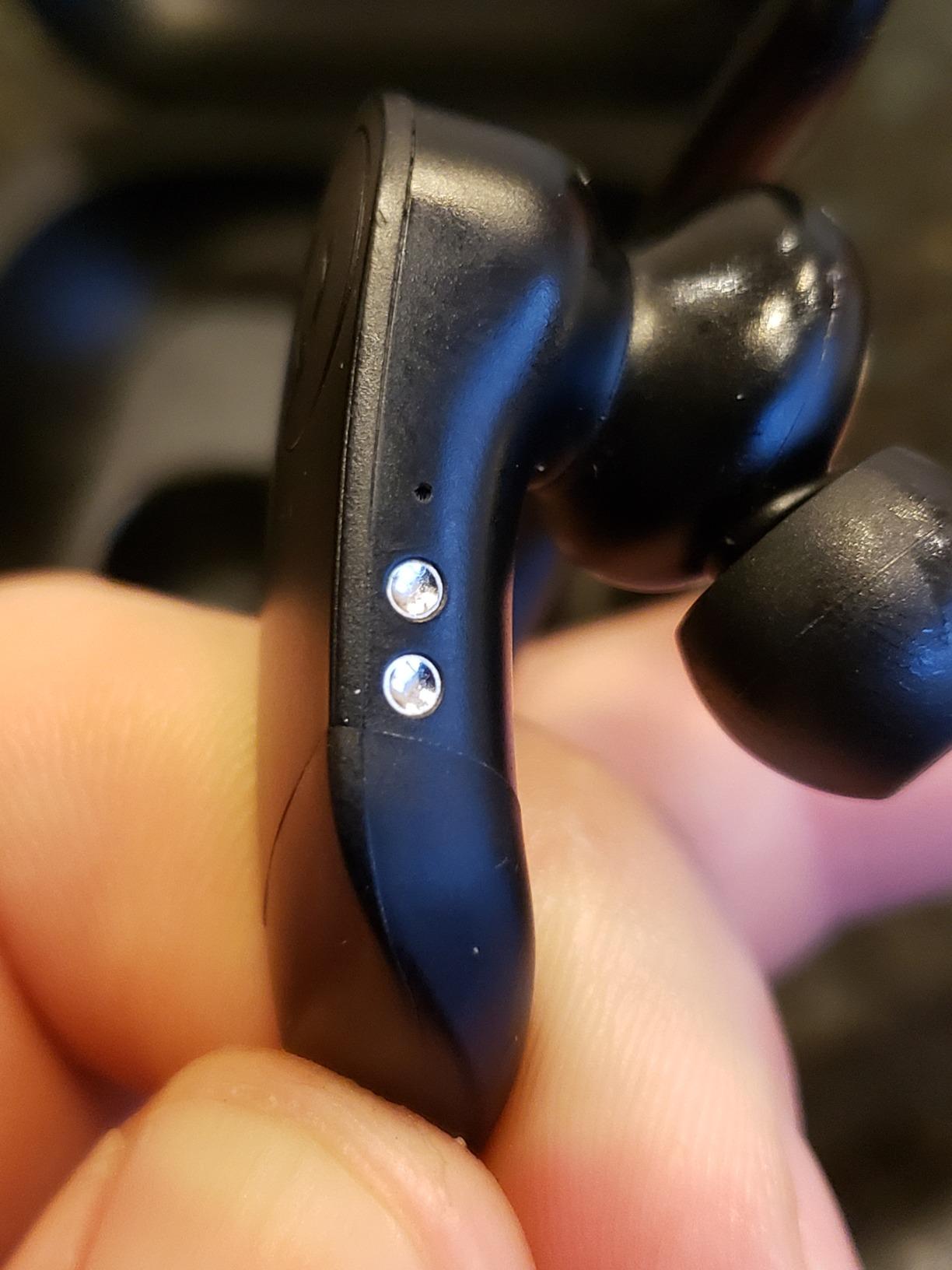 Powerbeats Pro Renewed customer photo 1