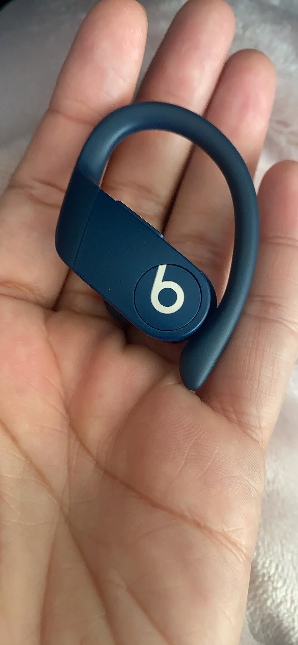 Powerbeats Pro Renewed customer photo 2