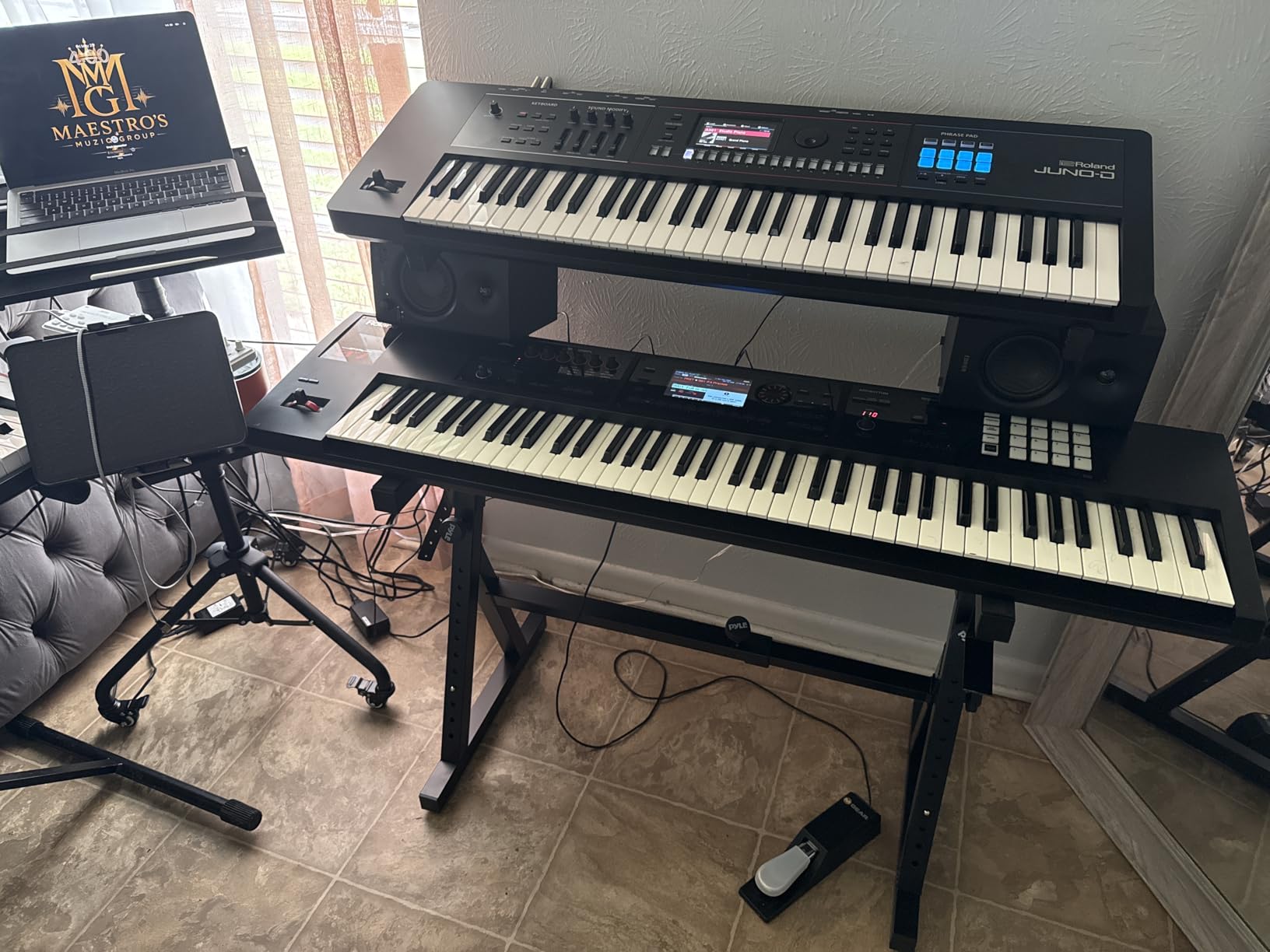 PYLE Heavy-Duty Multi-Functional Music Stand - Z Style & Portable, 2nd Tier, Height & with Adjustment, Digital Keyboard Stand, Rack Case w/Ergonomic Design, for Home Studio etc. - Pyle PKST2TZ , black customer photo 2