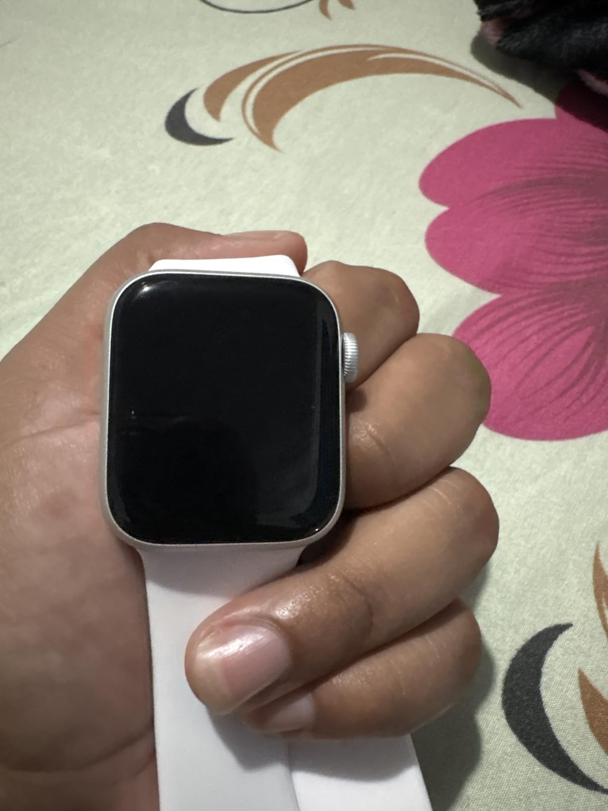 Apple Watch SE Renewed customer photo 1