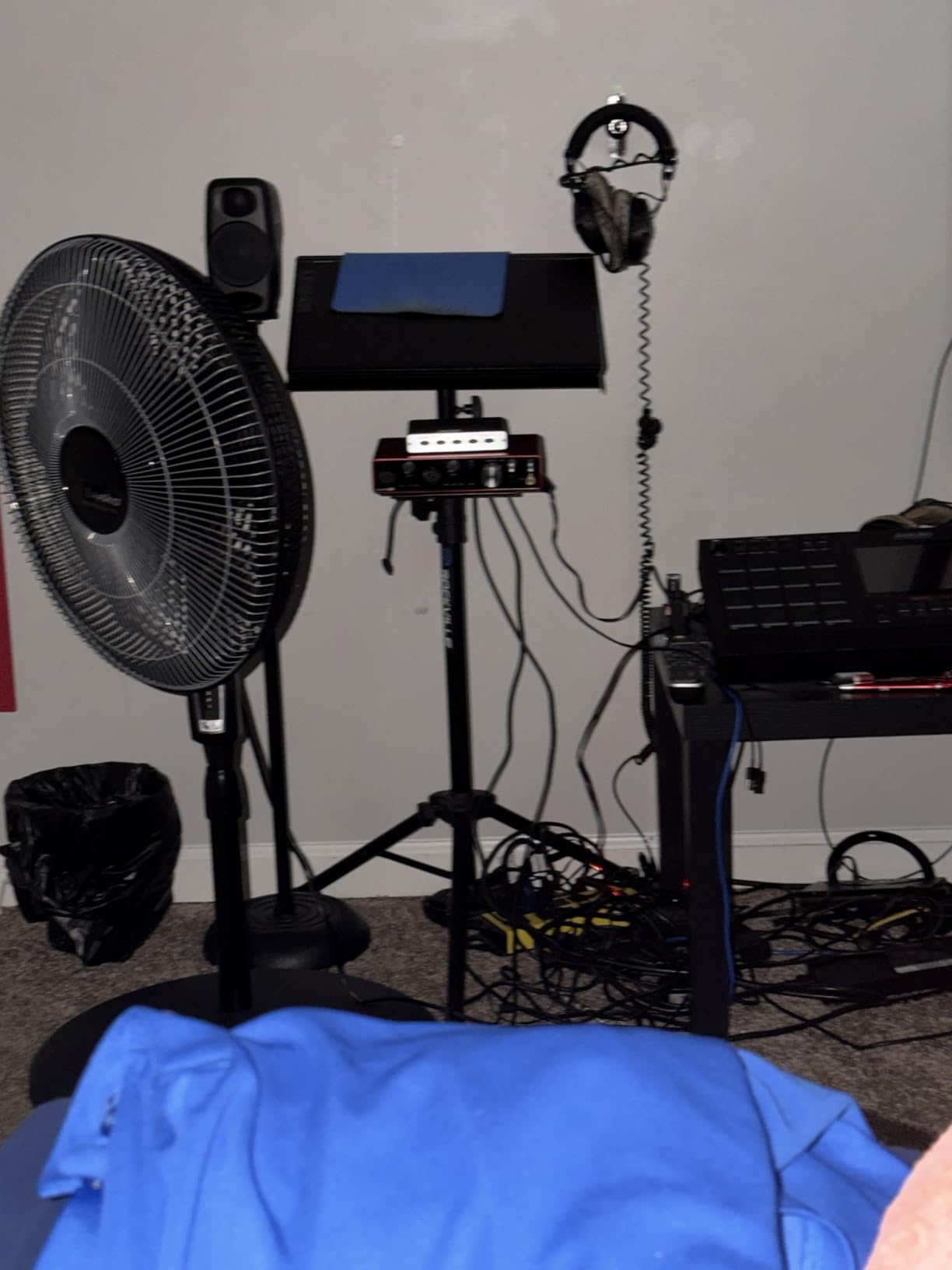 Rockville RLS68 Adjustable DJ Laptop, Tablet Tripod Stand with Dual Trays customer photo 1