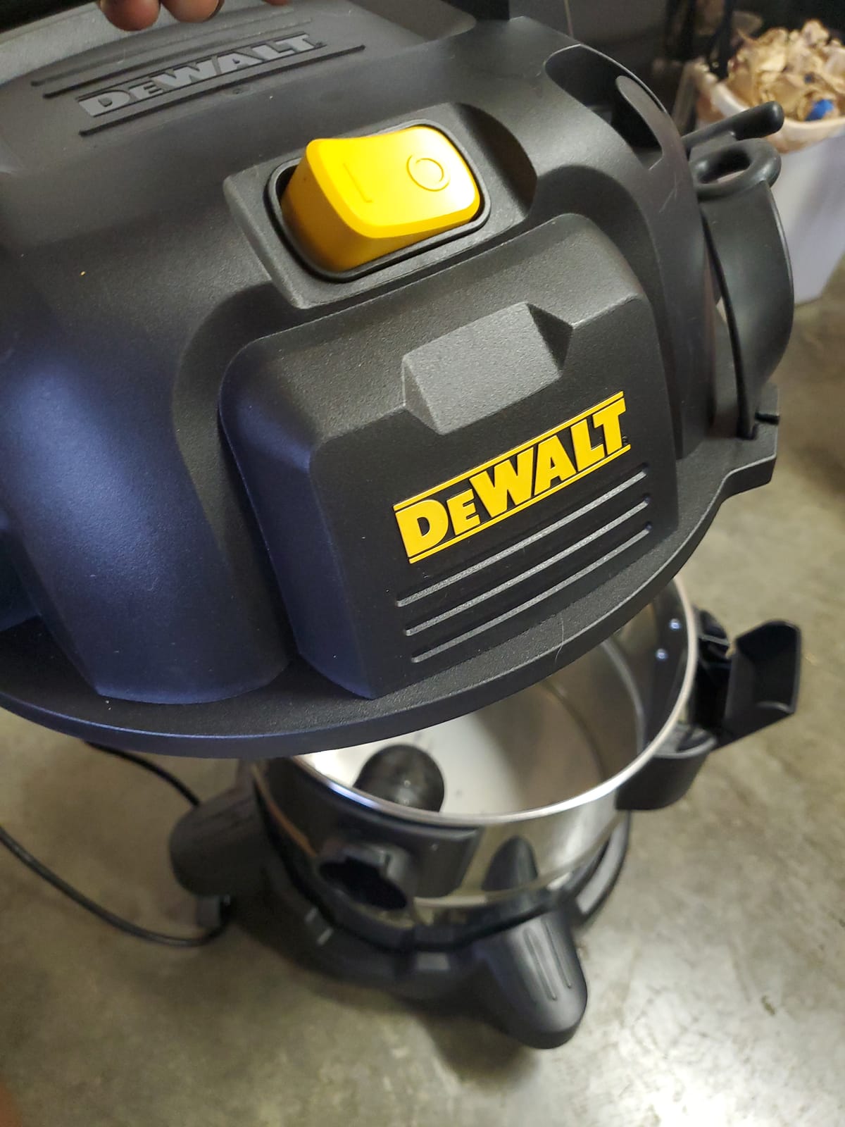 DEWALT DXV05S 5 Gallon 4 Peak HP Shop Vacuum Wet and Dry with Blower customer photo 1