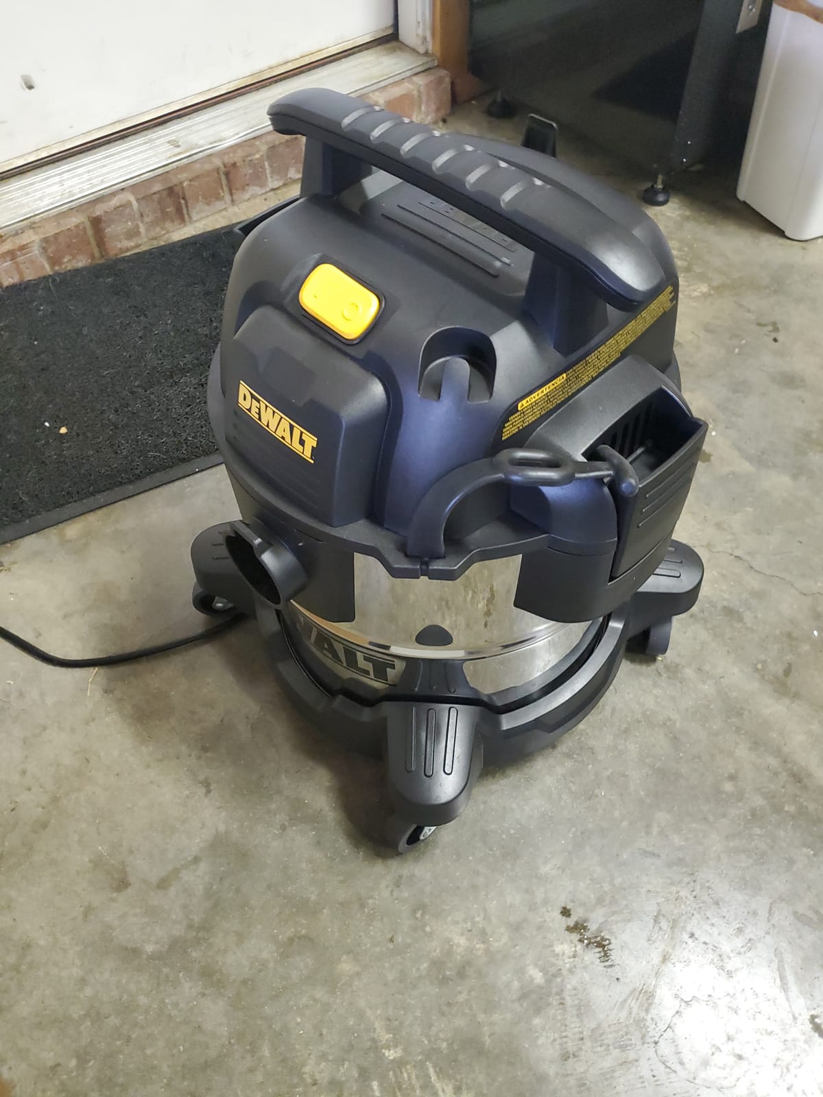 DEWALT DXV05S 5 Gallon 4 Peak HP Shop Vacuum Wet and Dry with Blower customer photo 2
