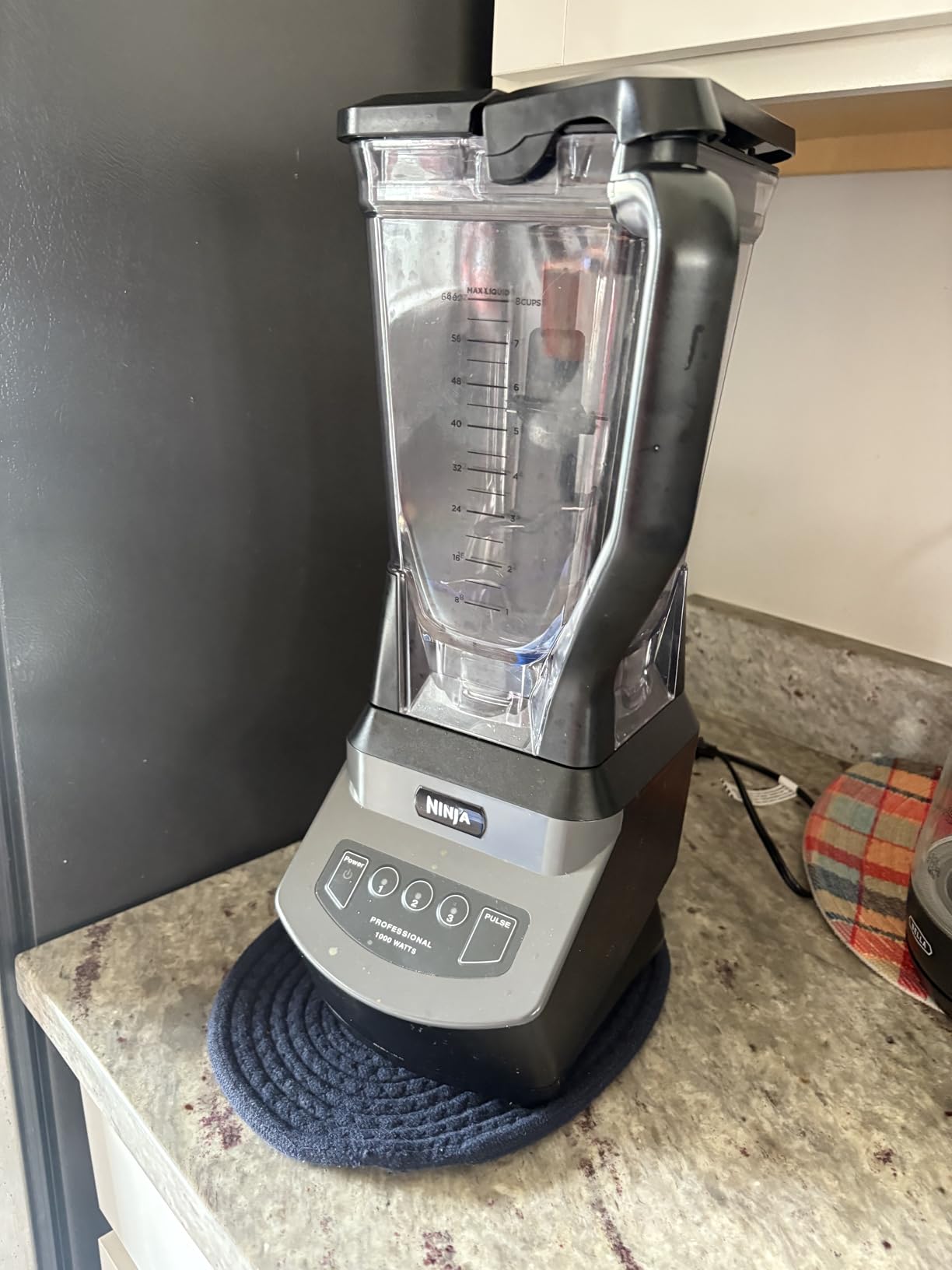 Ninja Blender for Smoothies & Shakes, 1000W, 72oz Pitcher, Black, NJ601AMZ customer photo 2