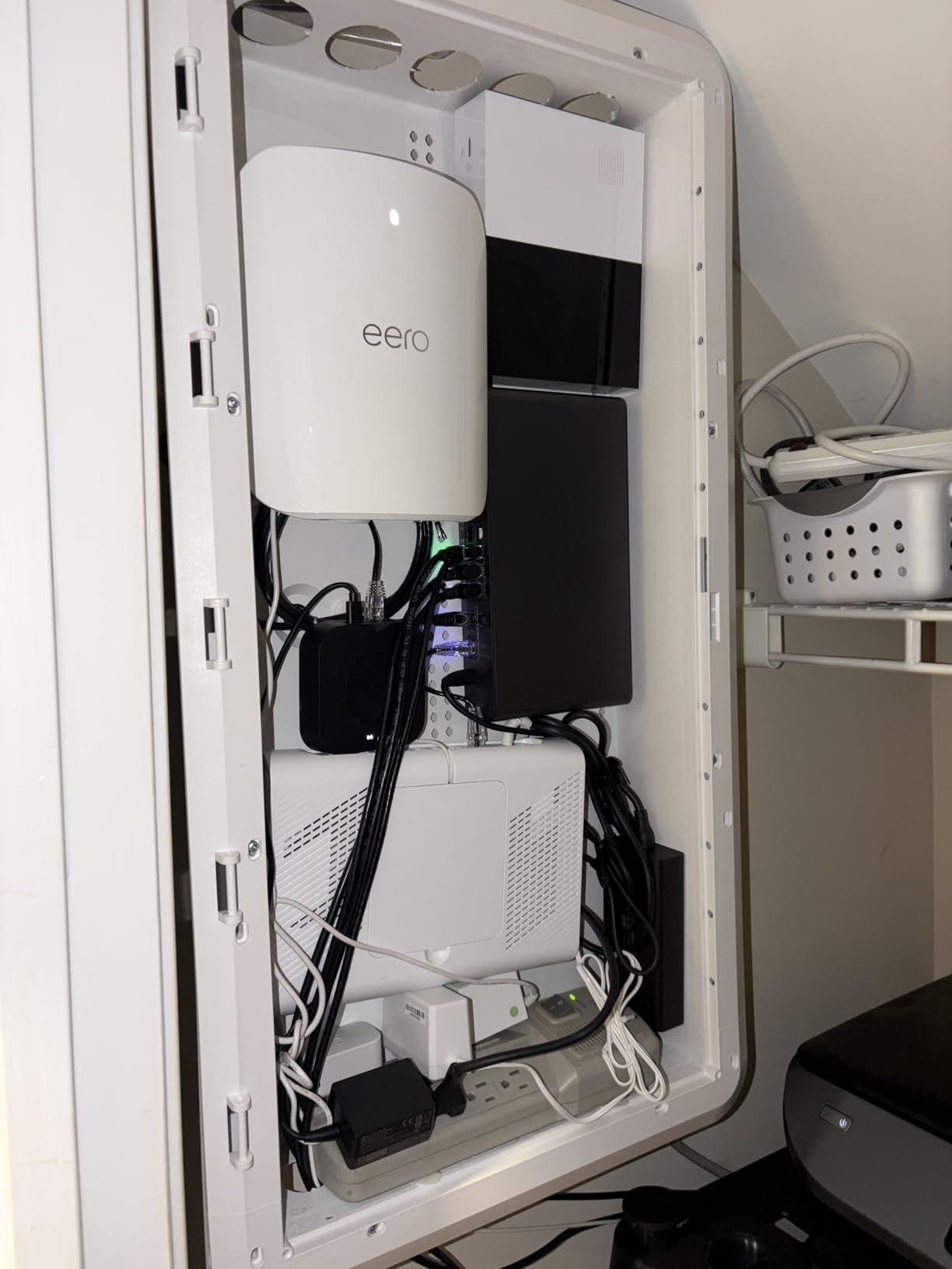 eero PoE Gateway customer photo 1