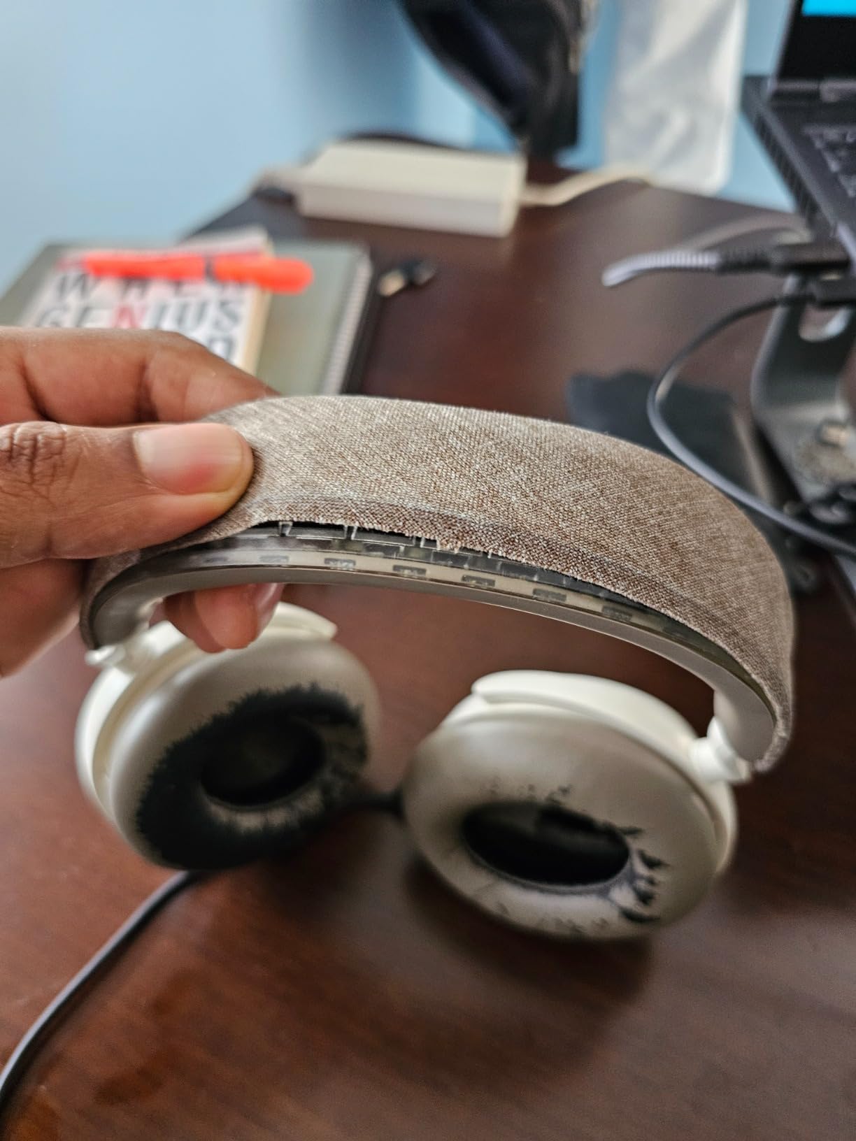 Sennheiser Momentum 4 customer photo 2