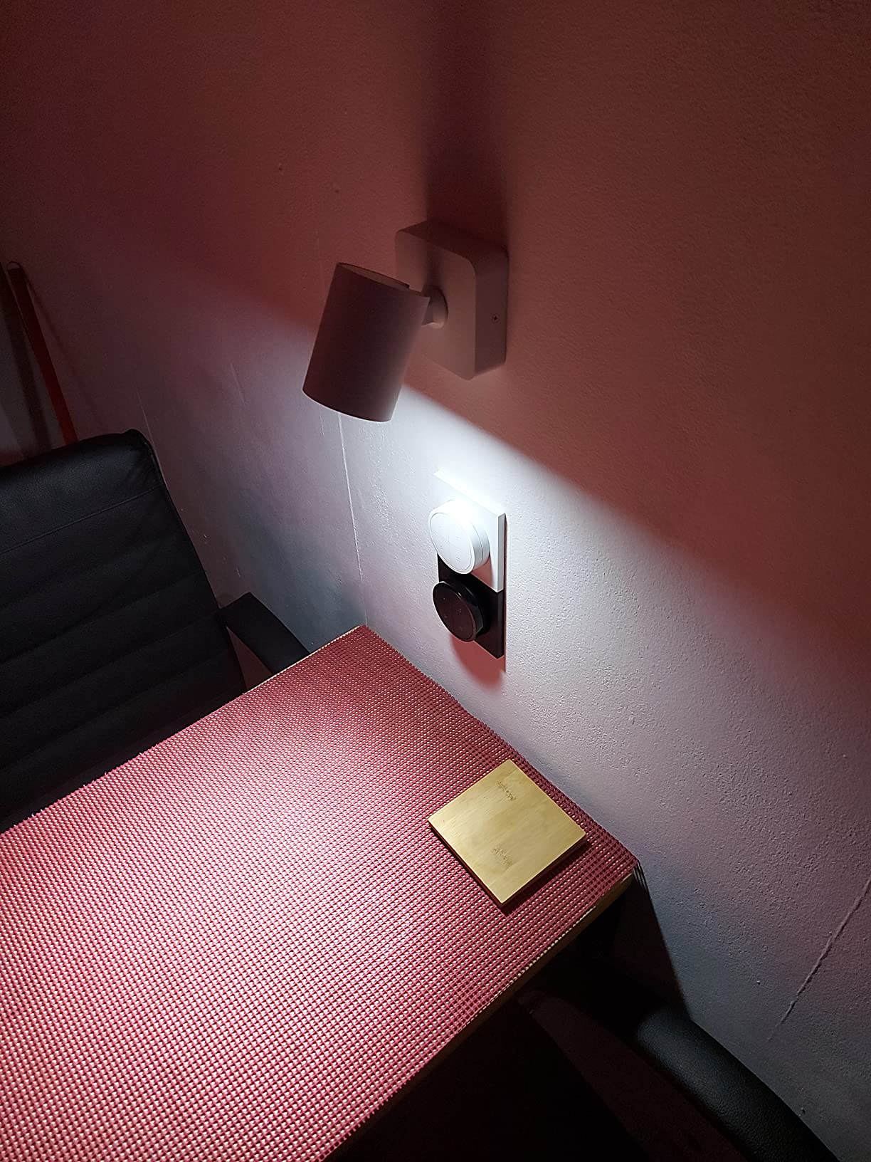 Philips Hue Wall Tap Dial Light Switch, Portable, White - 1 Pack - Requires Lights and Bridge - Smart Home - Easy, No-Wire Installation customer photo 2